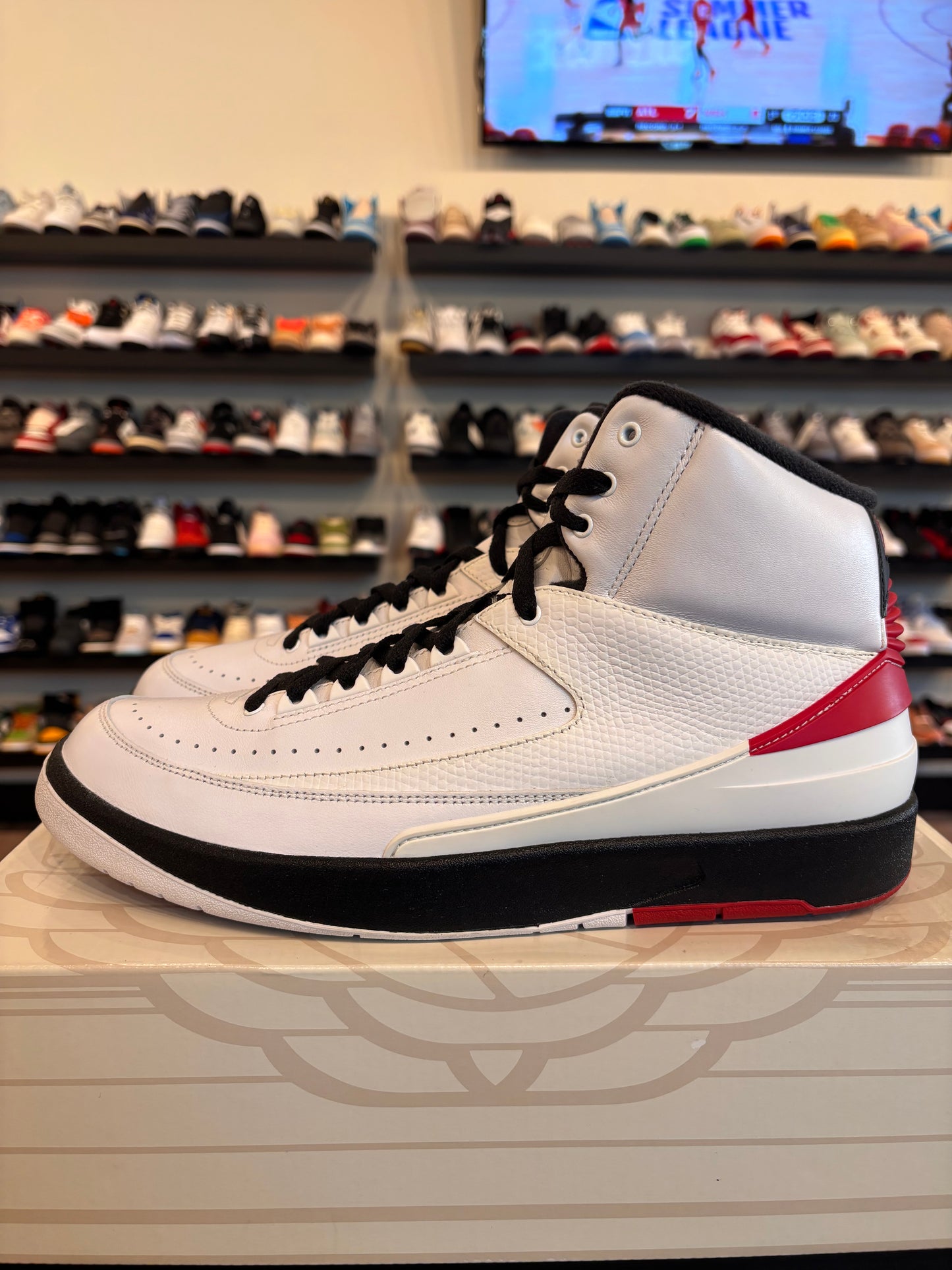 Jordan 2 Chicago Size 11.5 Pre-Owned
