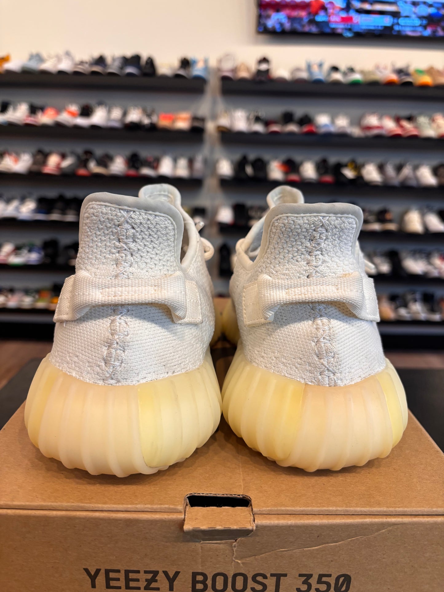 Yeezy 350 V2 Cream Size 8.5 Pre-Owned