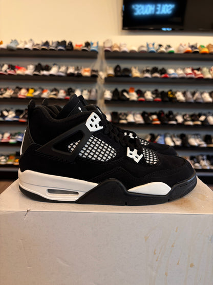 Jordan 4 White Thunder Size 6.5Y (8W) Pre-Owned