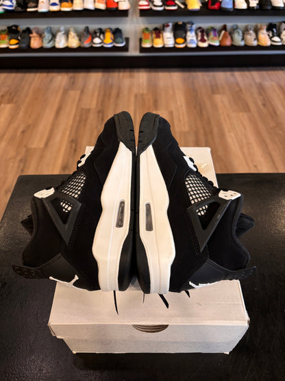 Jordan 4 White Thunder Size 6.5Y (8W) Pre-Owned