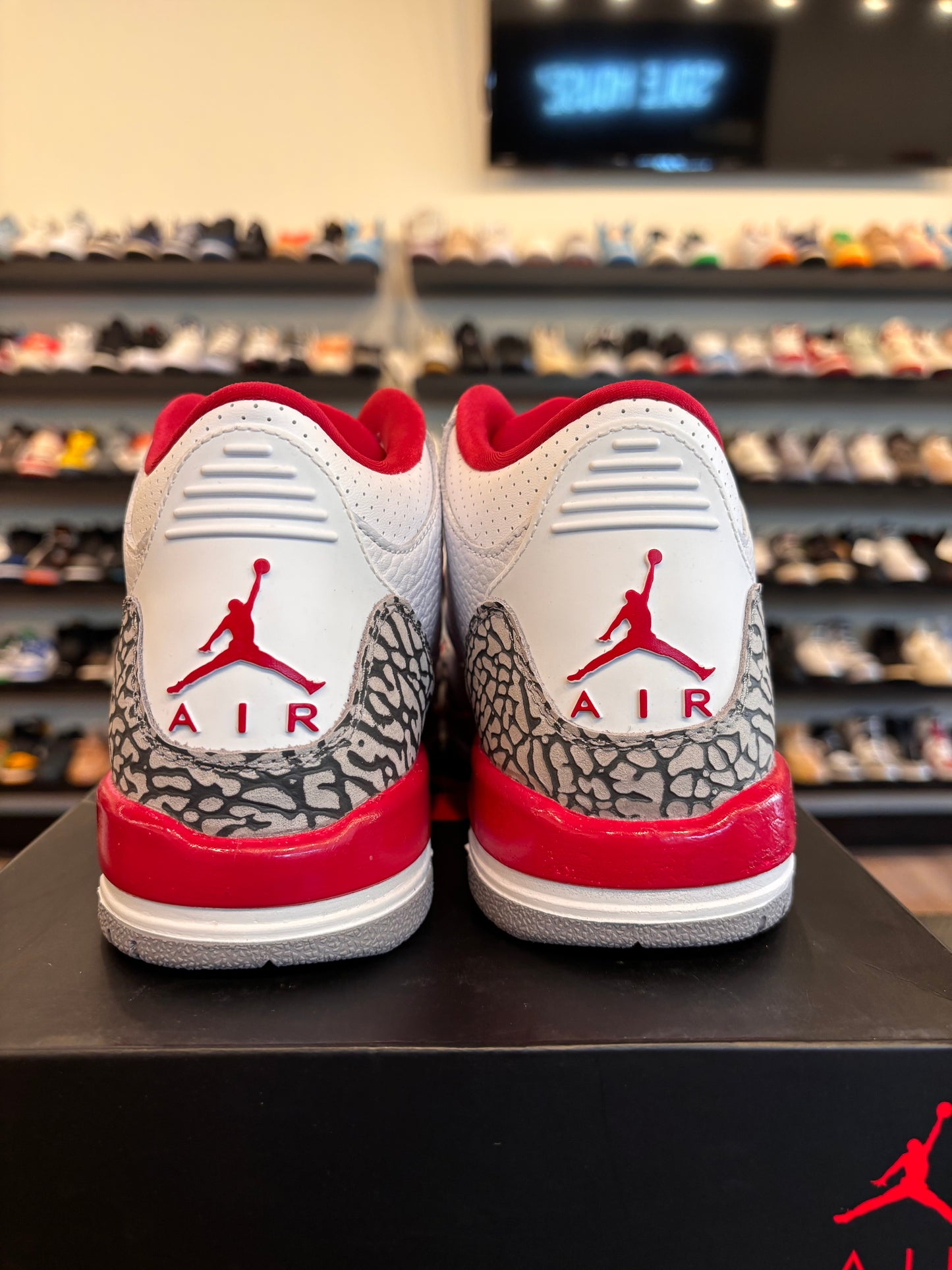 Jordan 3 Cardinal Size 5Y (6.5W) Pre-Owned