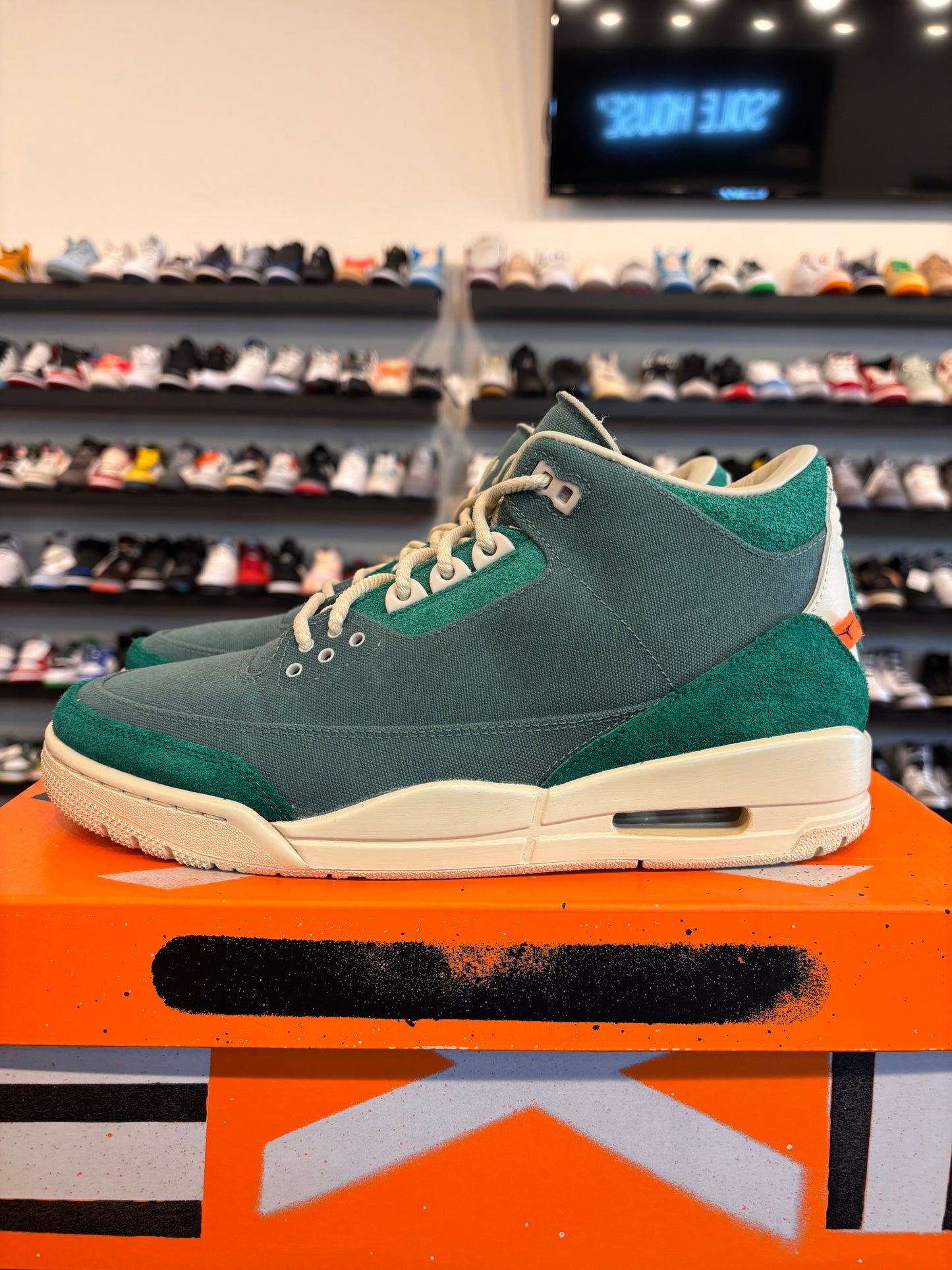 Jordan 3 Nina Channel Size 8.5 (10W) Pre-Owned