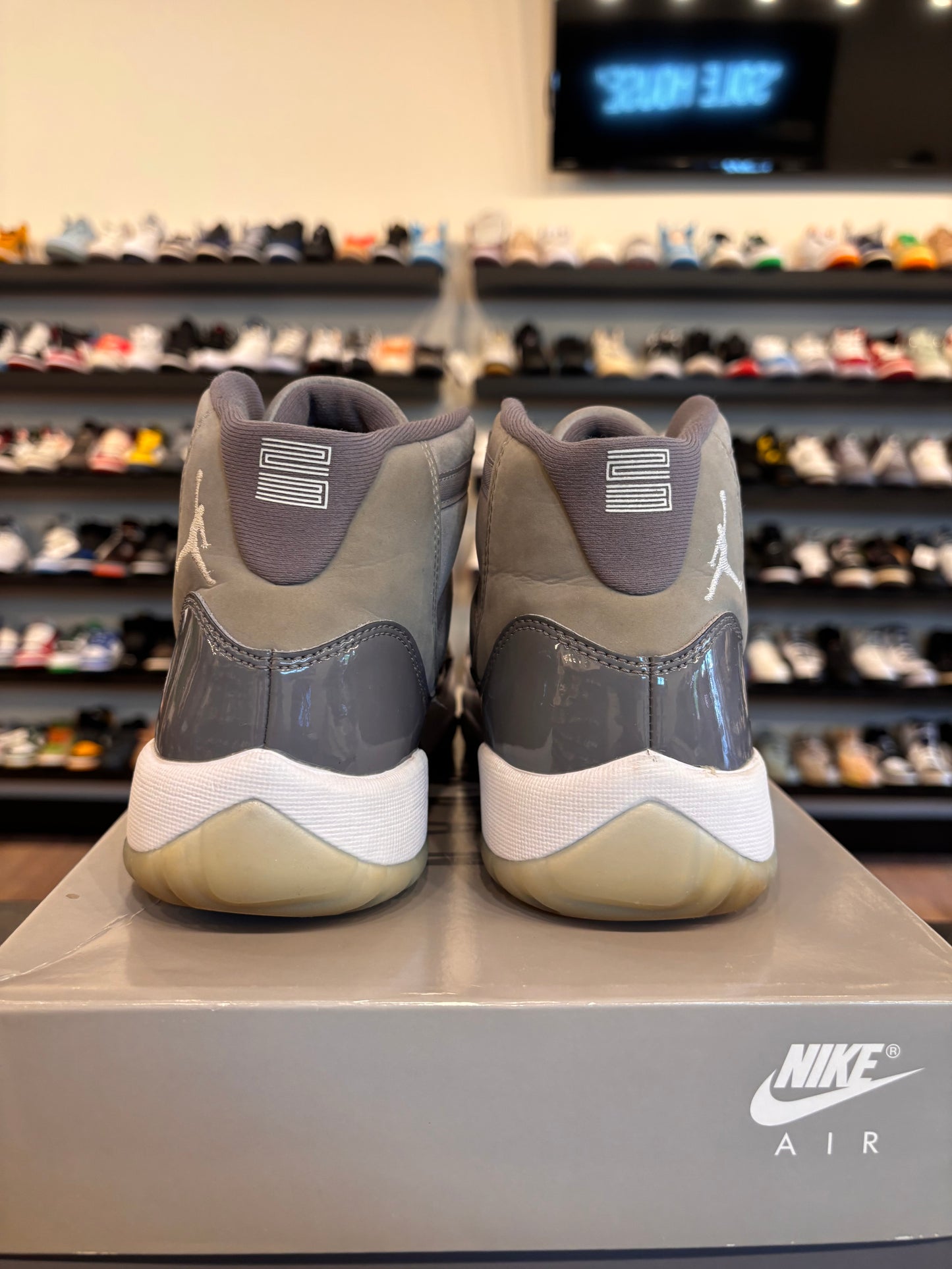 Jordan 11 Cool Grey Size 7Y (8.5W) Pre-Owned