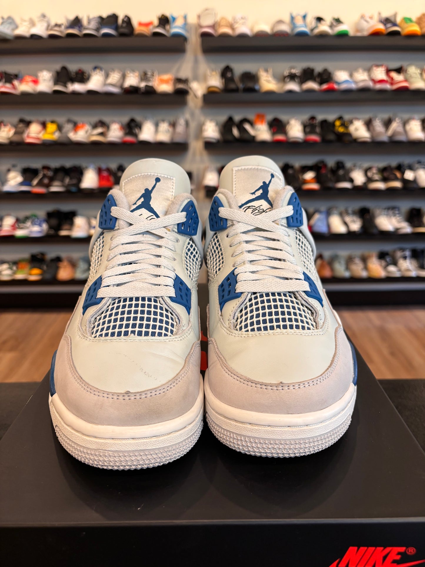 Jordan 4 Military Blue Size 8.5 Pre-Owned