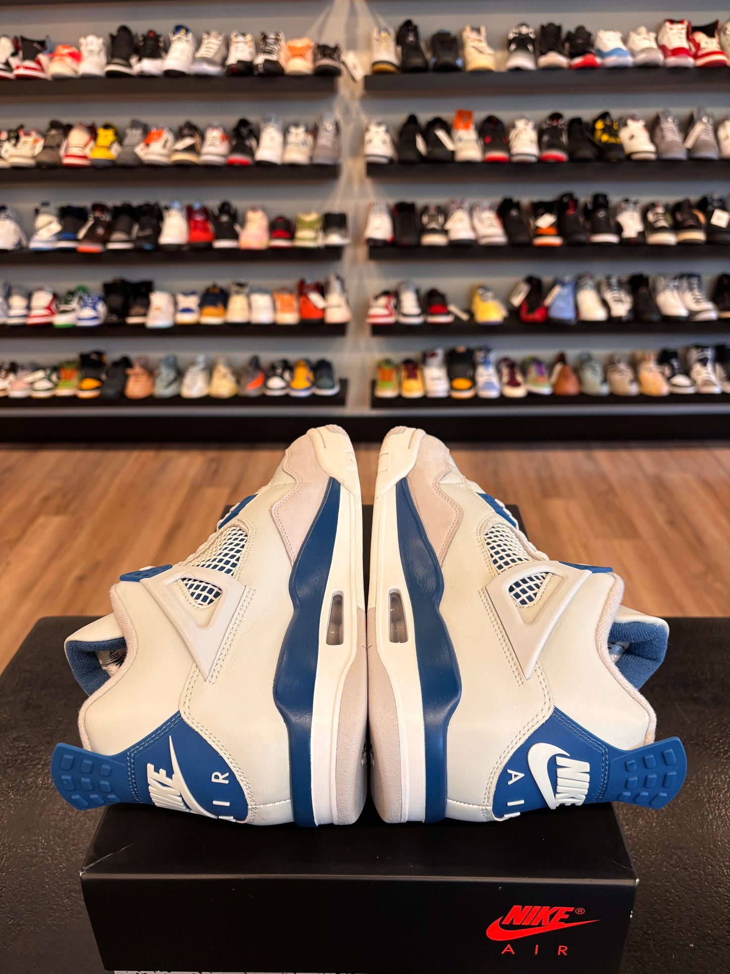Jordan 4 Military Blue Size 8.5 Pre-Owned