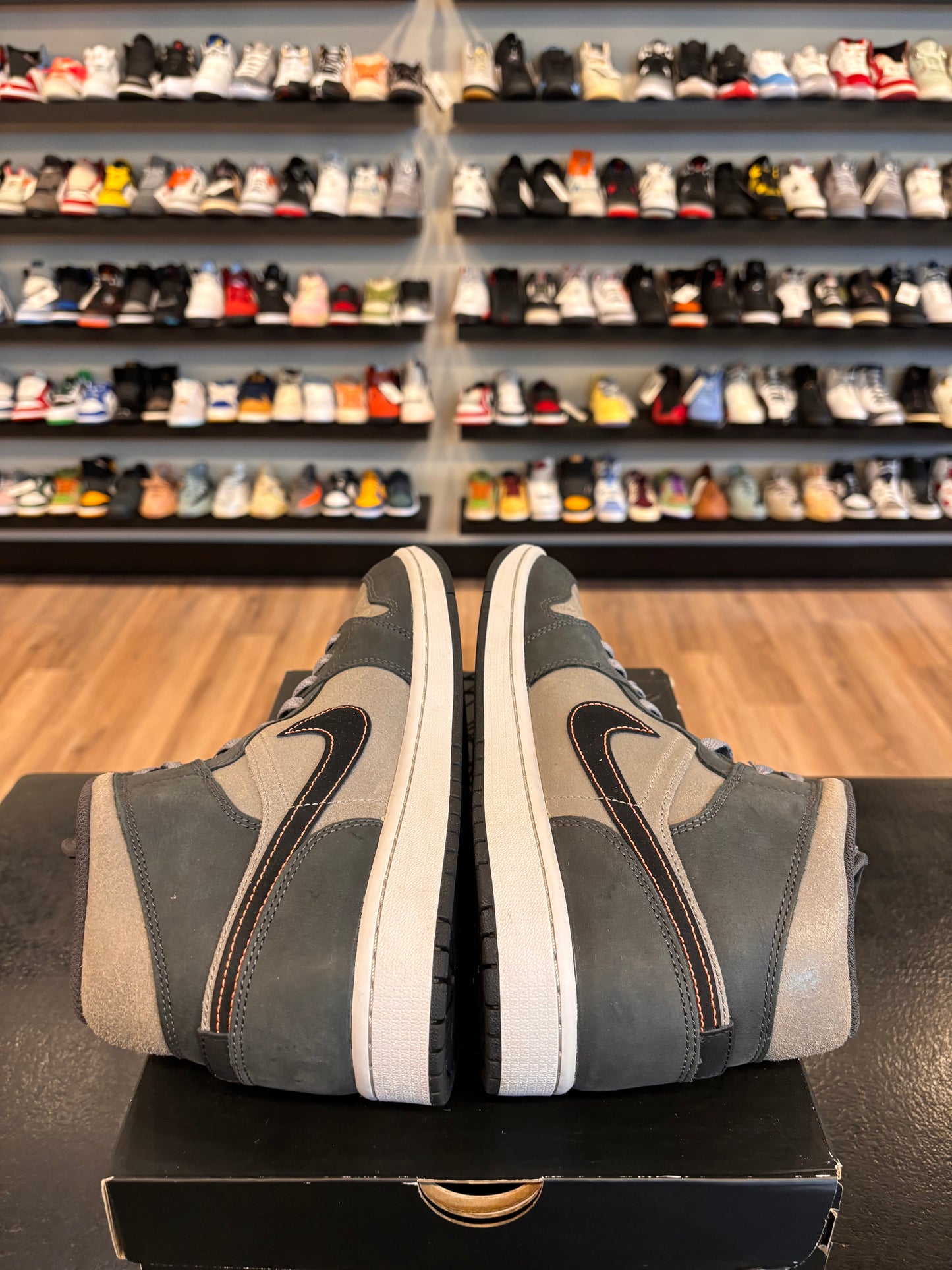 Jordan 1 Mid Grey Size 10.5 Pre-Owned