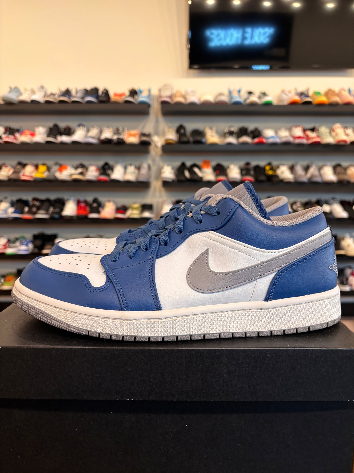Jordan 1 Low True Blue Size 10.5 Pre-Owned