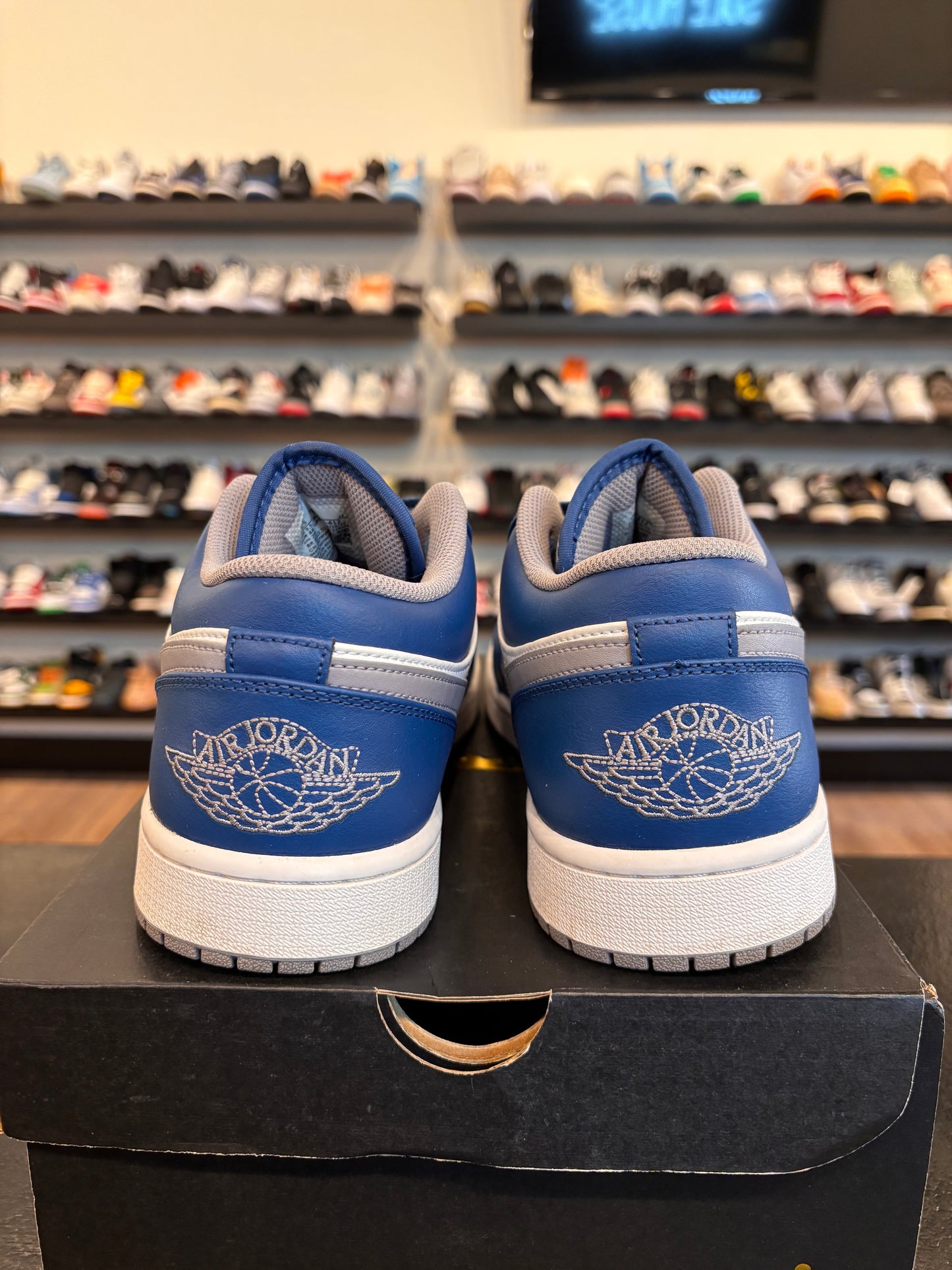 Jordan 1 Low True Blue Size 10.5 Pre-Owned