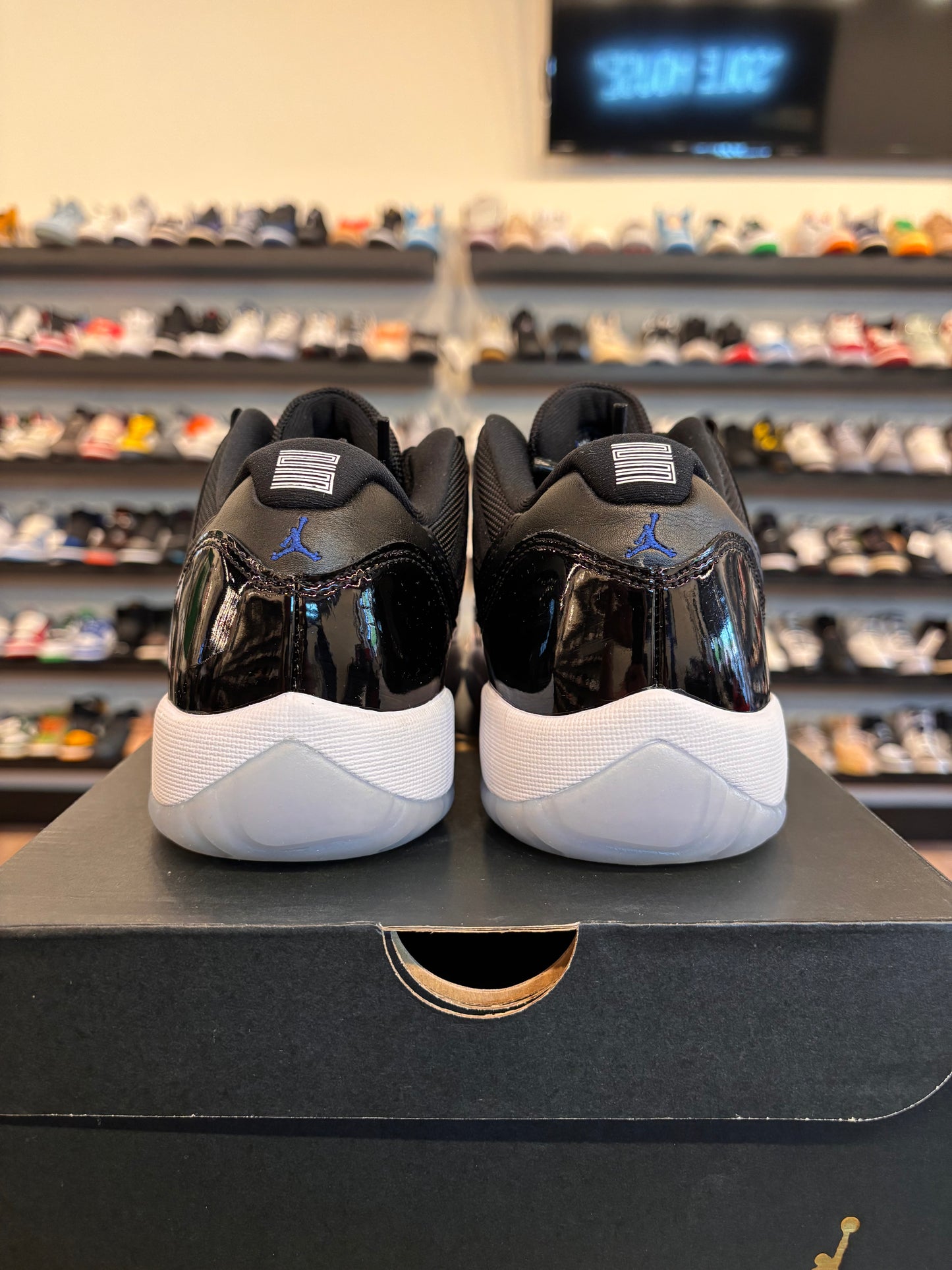 Jordan 11 Low Space Jam Size 7Y (8.5W) Pre-Owned