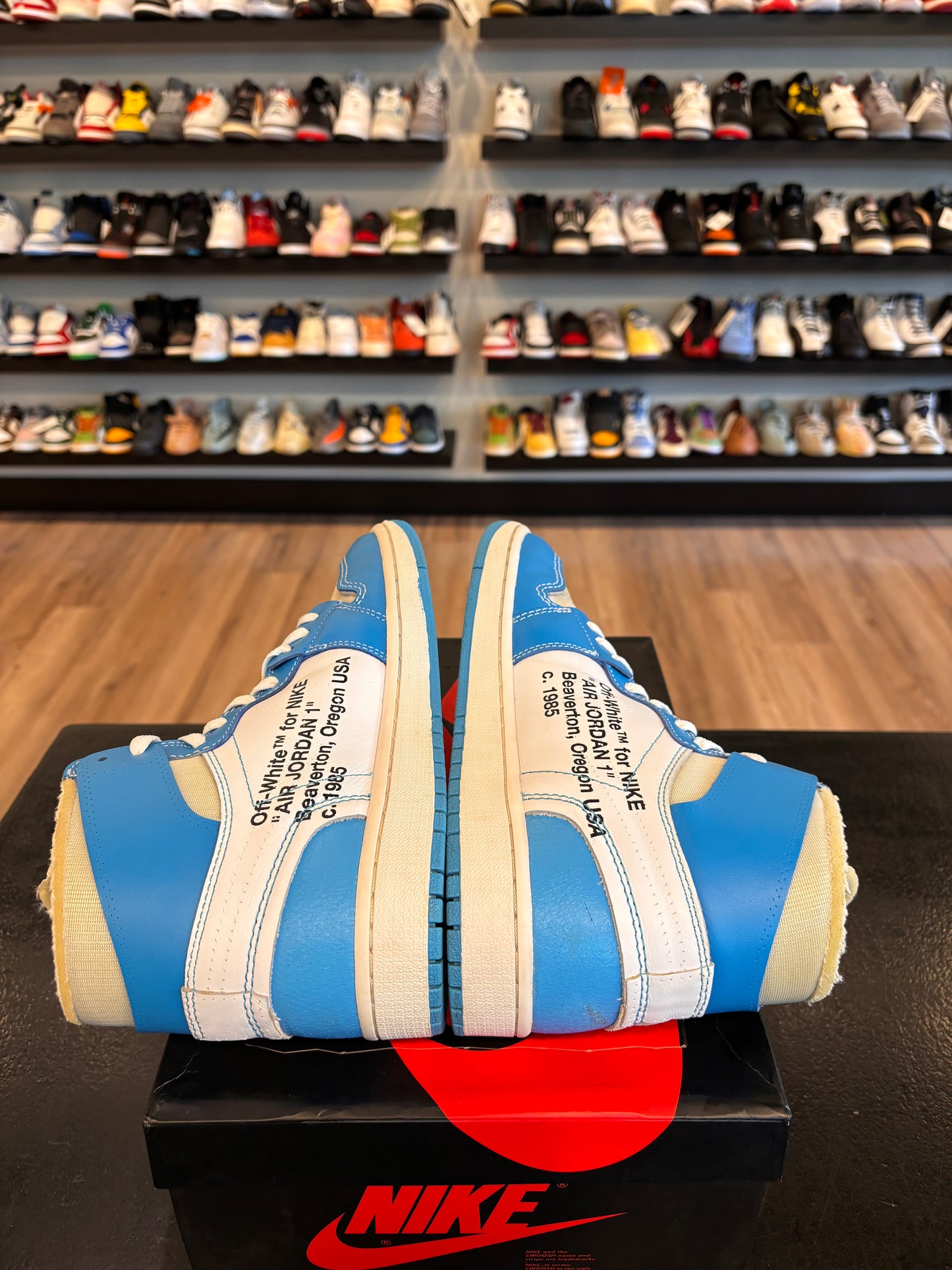 Jordan 1 Off-White UNC Size 9 Pre-Owned