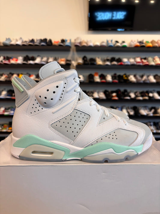 Jordan 6 Mint Foam Size 7Y (8.5W) Pre-Owned