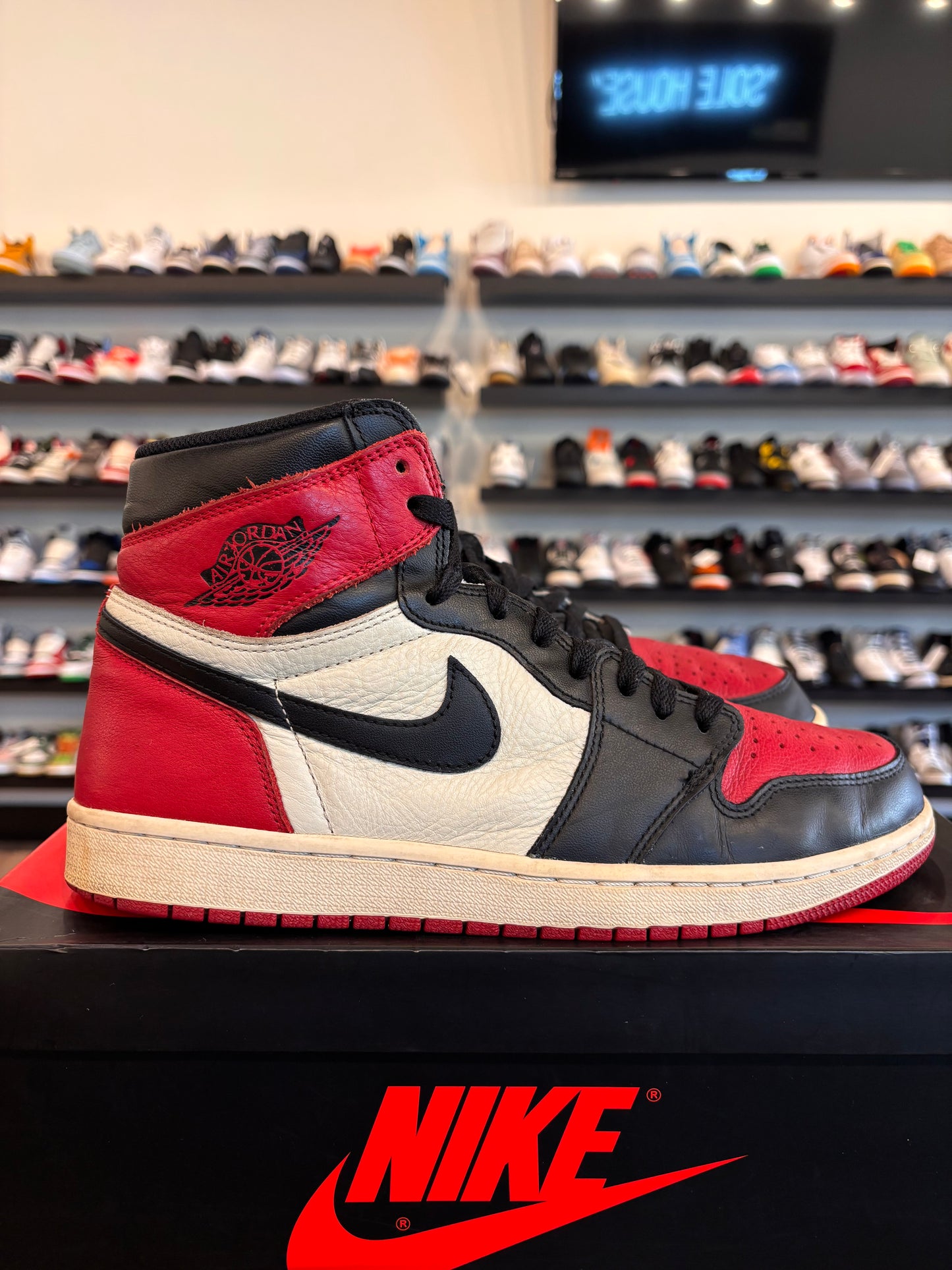Jordan 1 Bred Toe Size 11 Pre-Owned