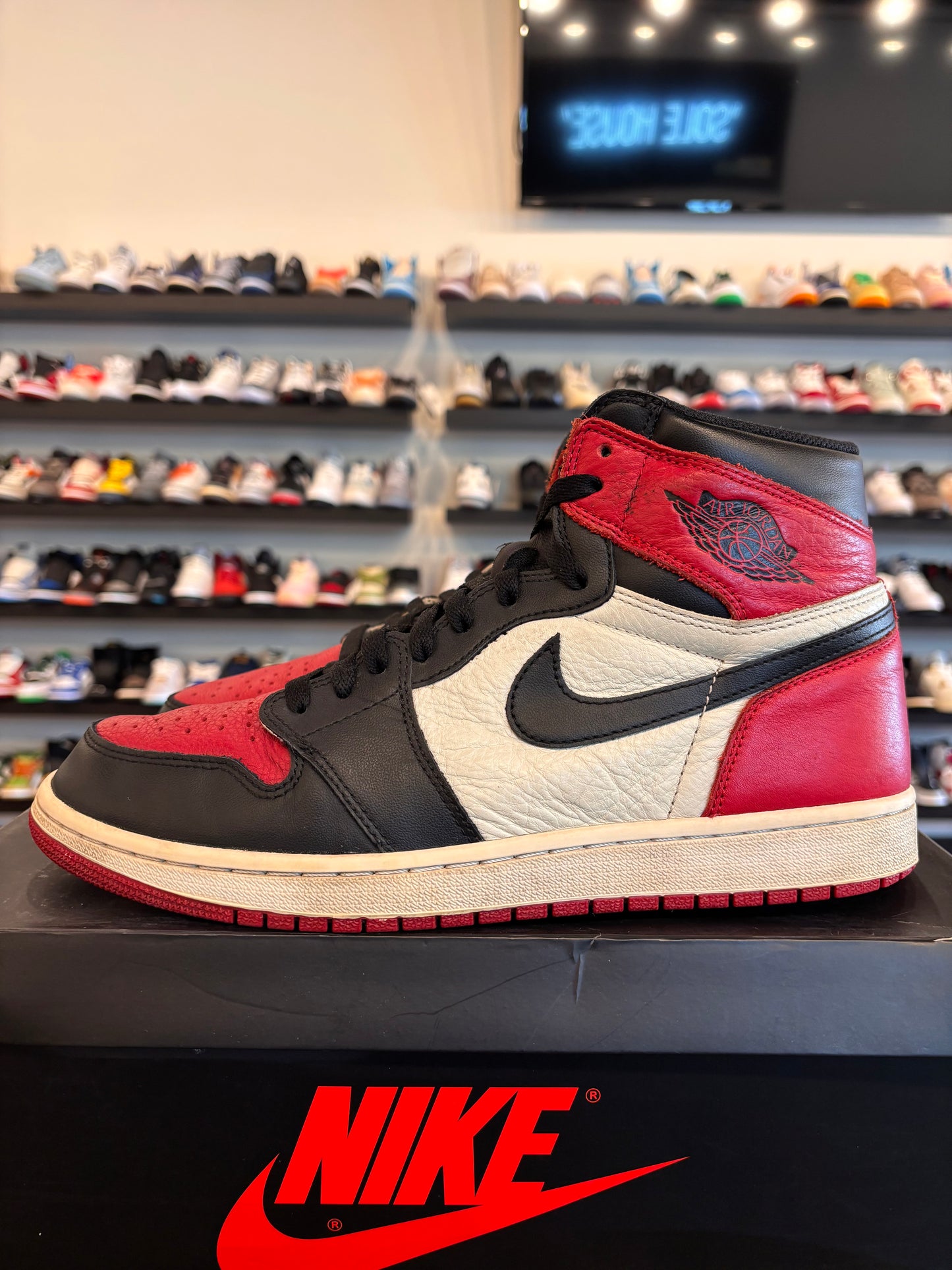 Jordan 1 Bred Toe Size 11 Pre-Owned