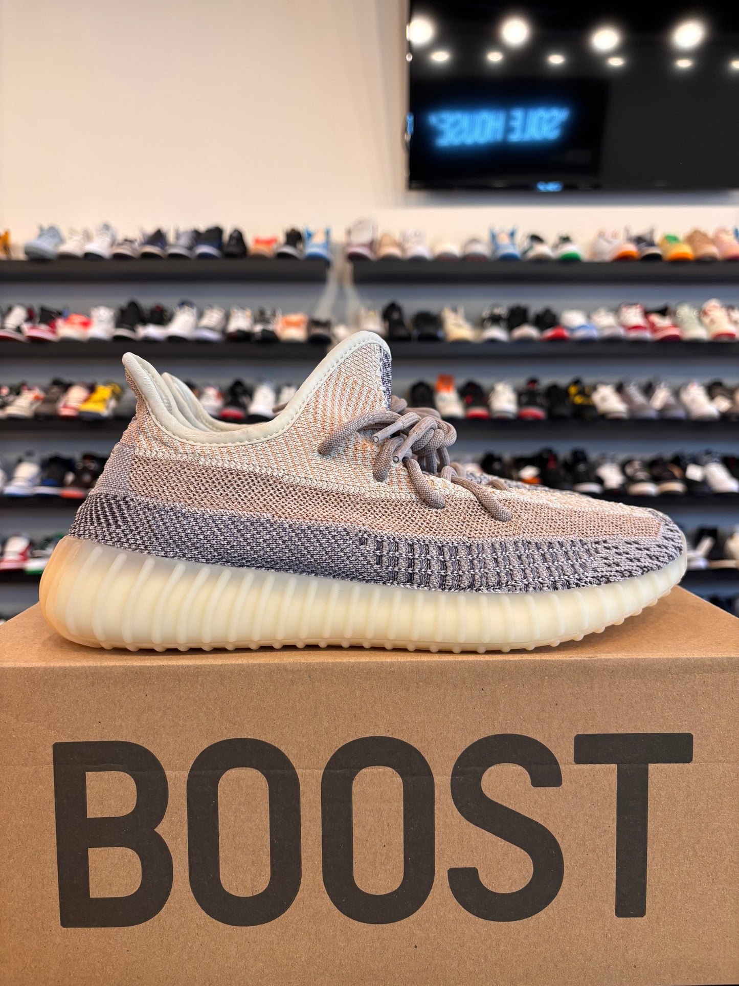 Yeezy 350 V2 Ash Pearl Size 10.5 Brand New