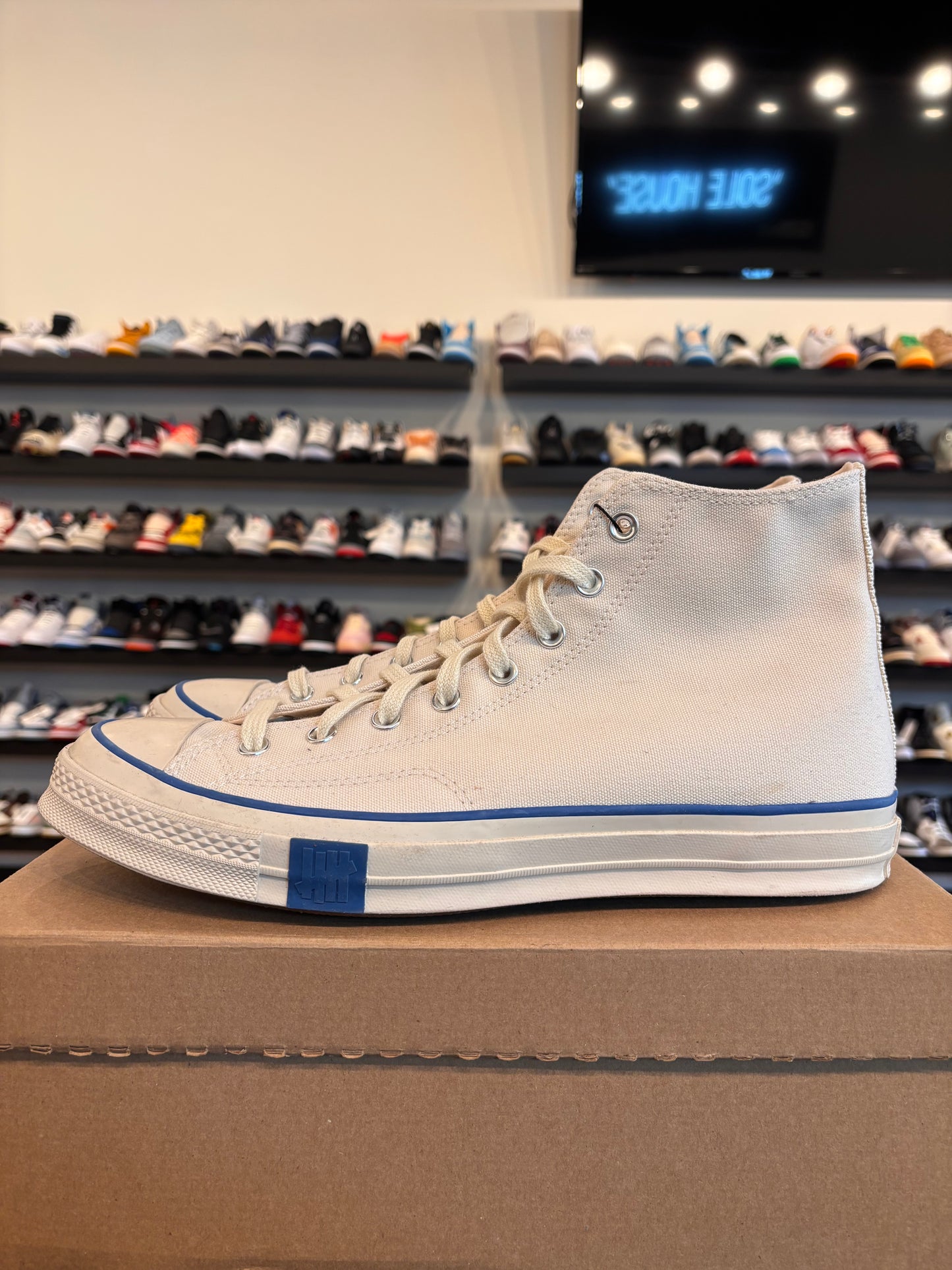 Undefeated Converse White Size 12 Pre-Owned (No Box)