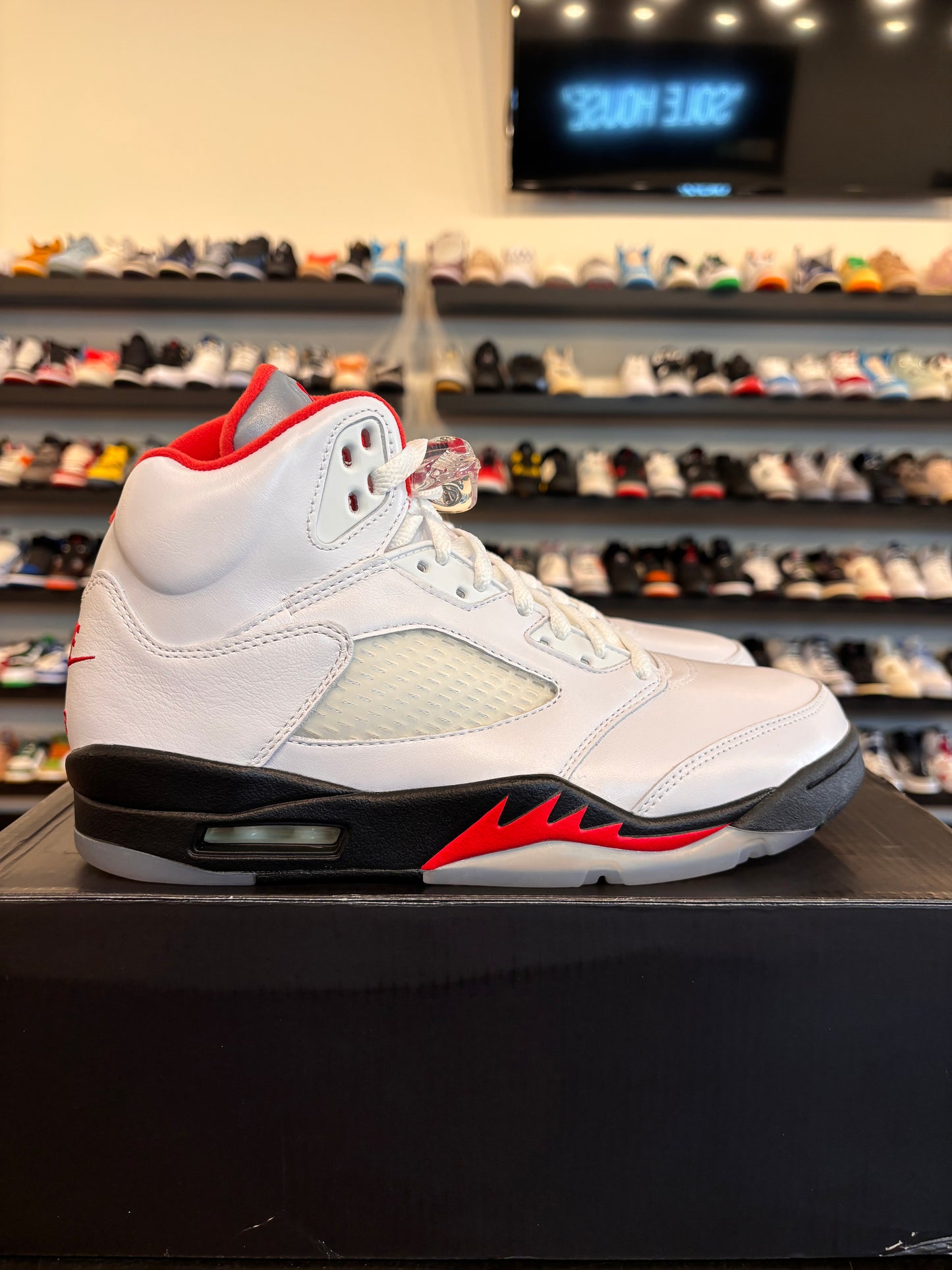 Jordan 5 Fire Red 2020 Size 8 Brand New