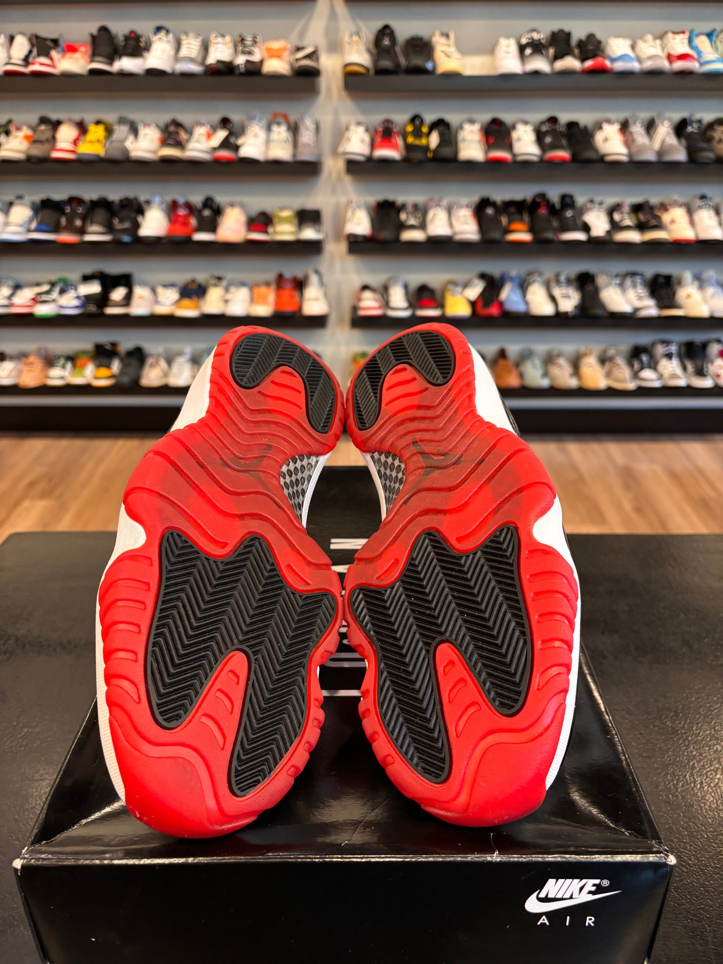 Jordan 11 Low Concord Bred Size 10 Pre-Owned