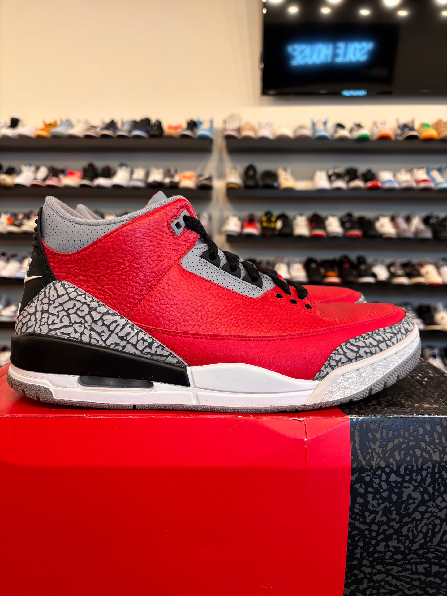 Jordan 3 Unite Size 12.5 Pre-Owned
