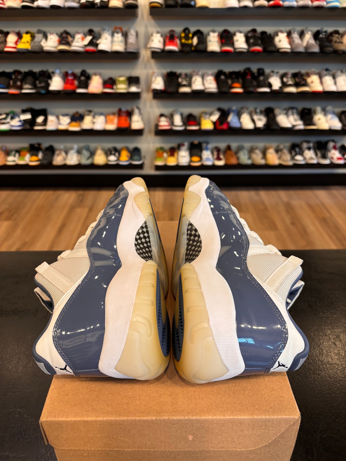 Jordan 11 Low Diffused Blue Size 11 Pre-Owned (No Box)