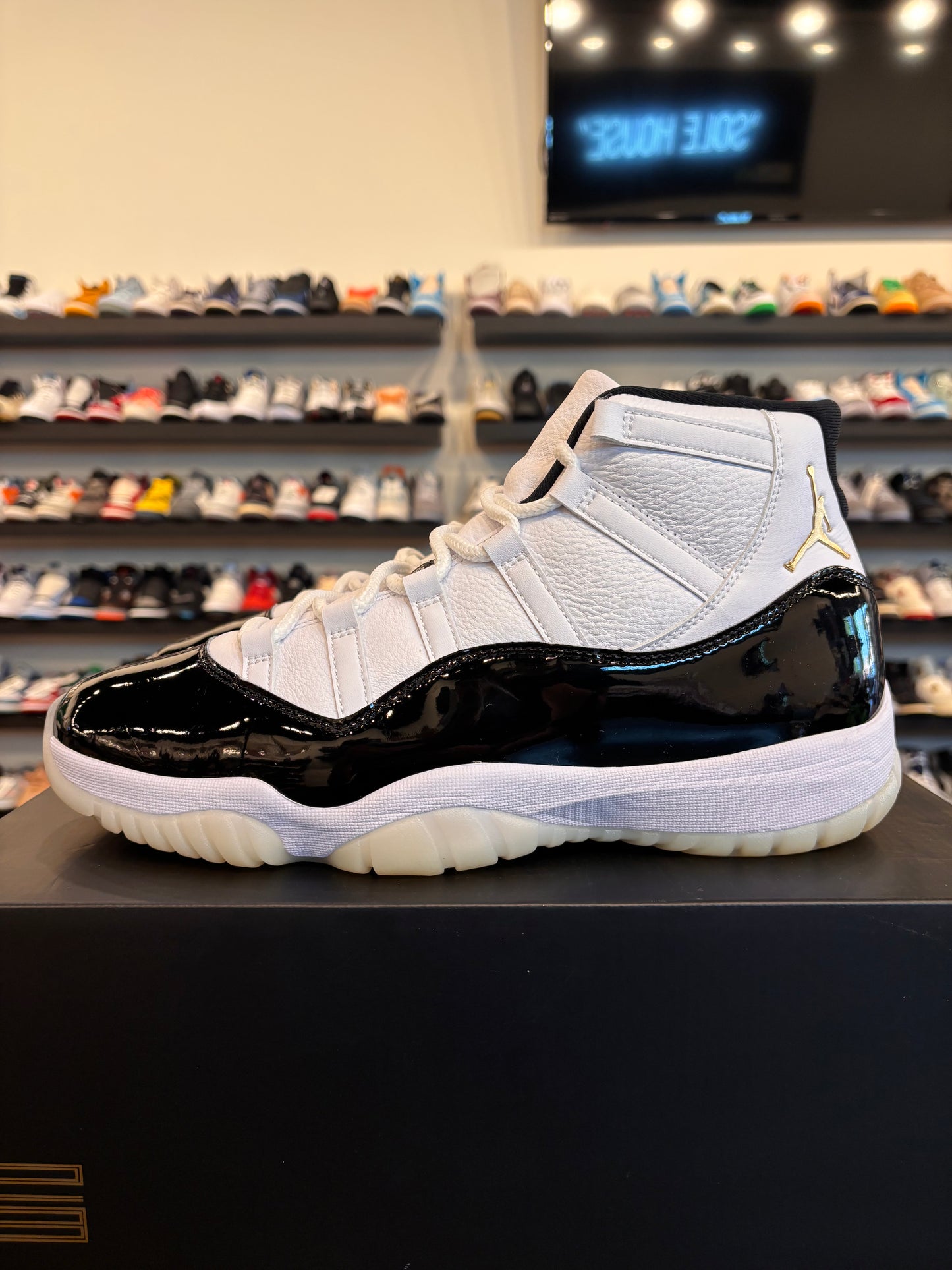 Jordan 11 Gratitude Size 12 Pre-Owned
