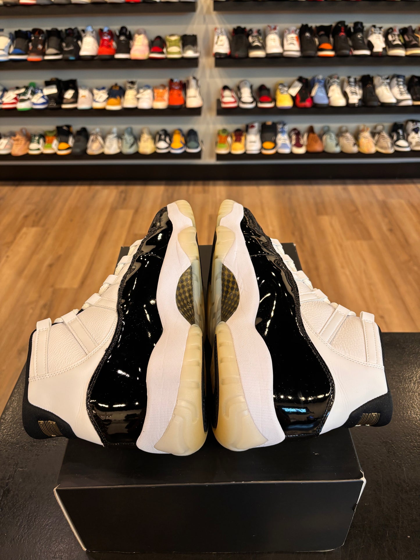 Jordan 11 Gratitude Size 12 Pre-Owned