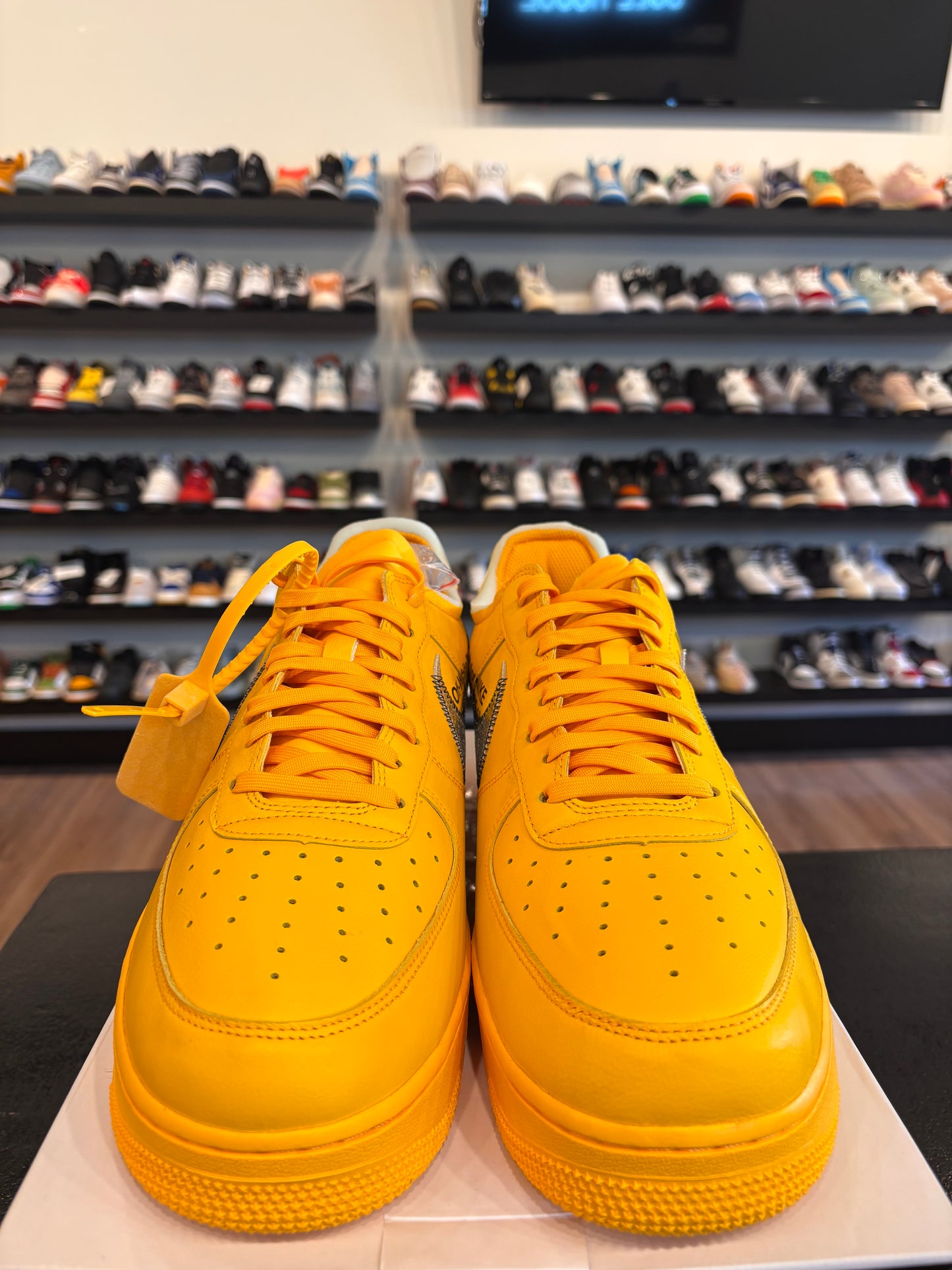 Nike Off-White Air Force 1 Low Lemonade Size 13 Brand New