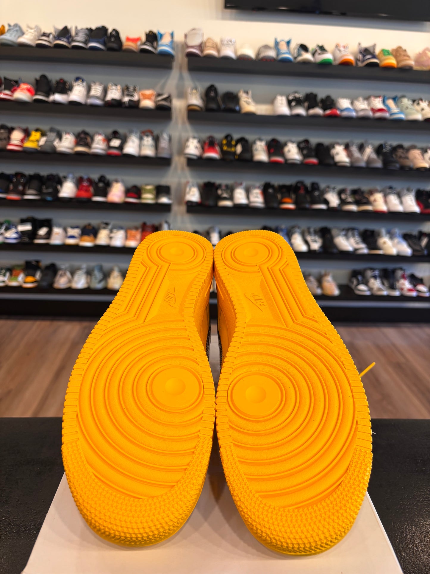 Nike Off-White Air Force 1 Low Lemonade Size 13 Brand New