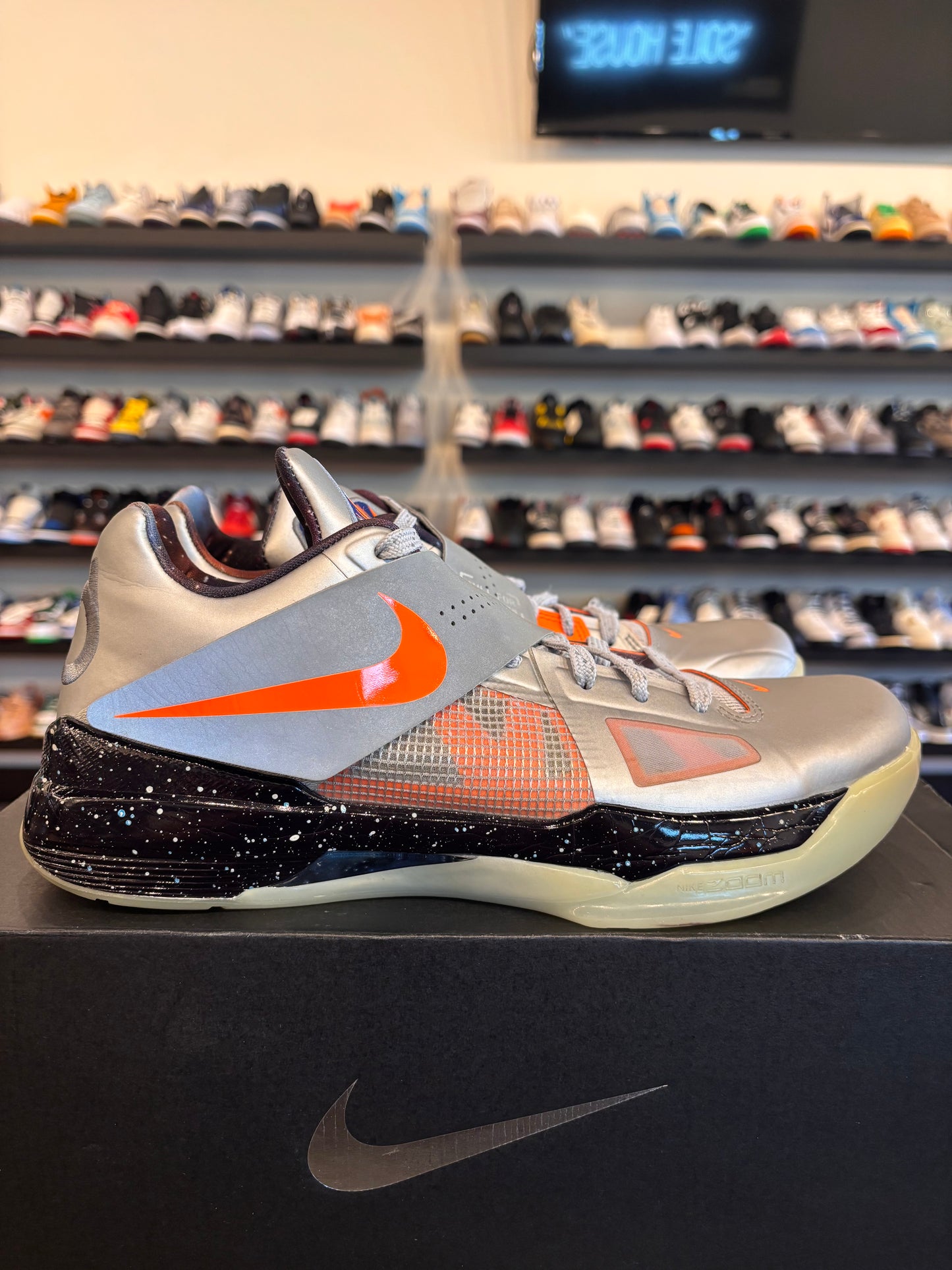 Nike KD 4 Galaxy 2024 Size 10 Pre-Owned (No Box)