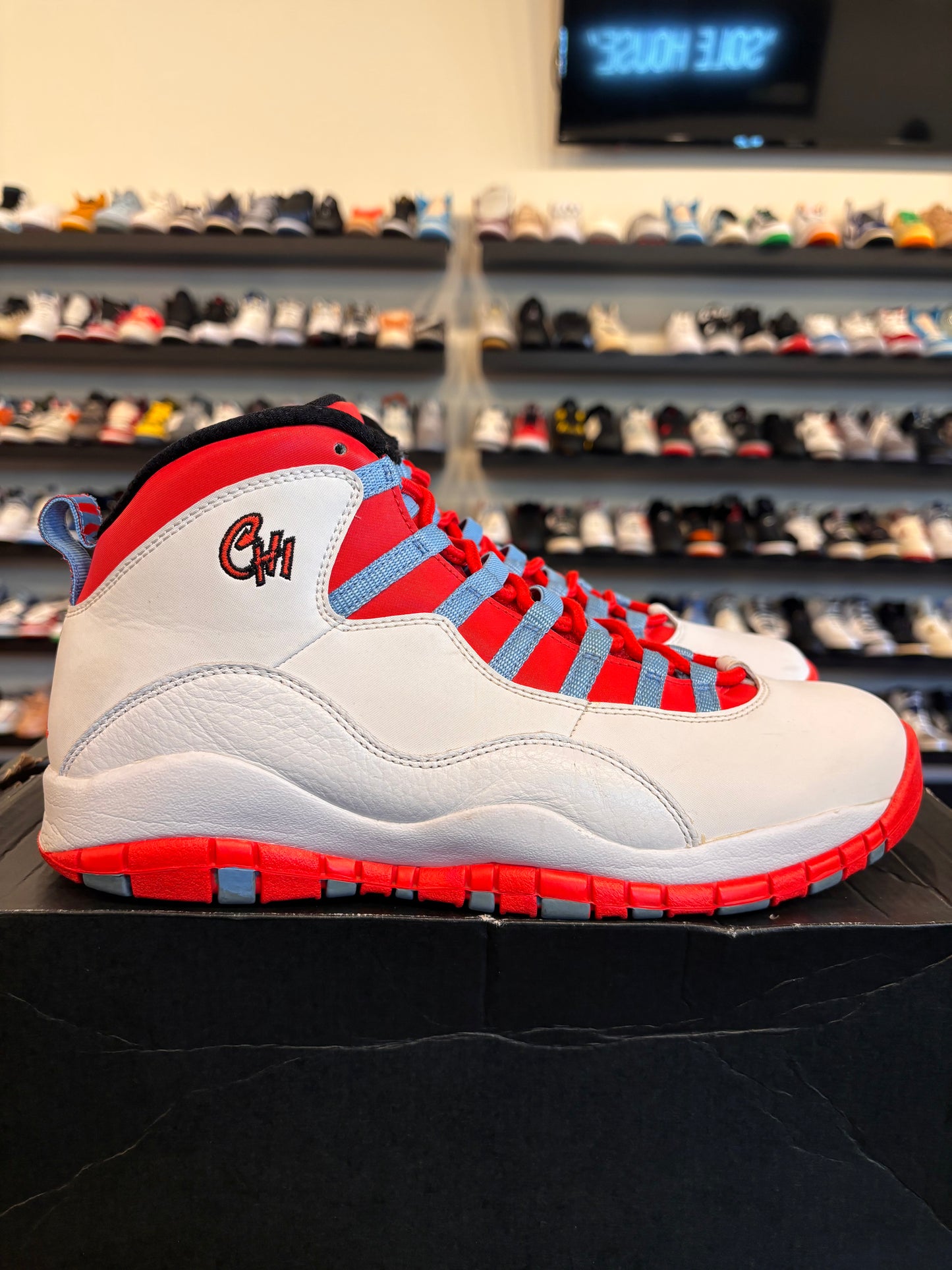 Jordan 10 Chicago Flags Size 10.5 Pre-Owned