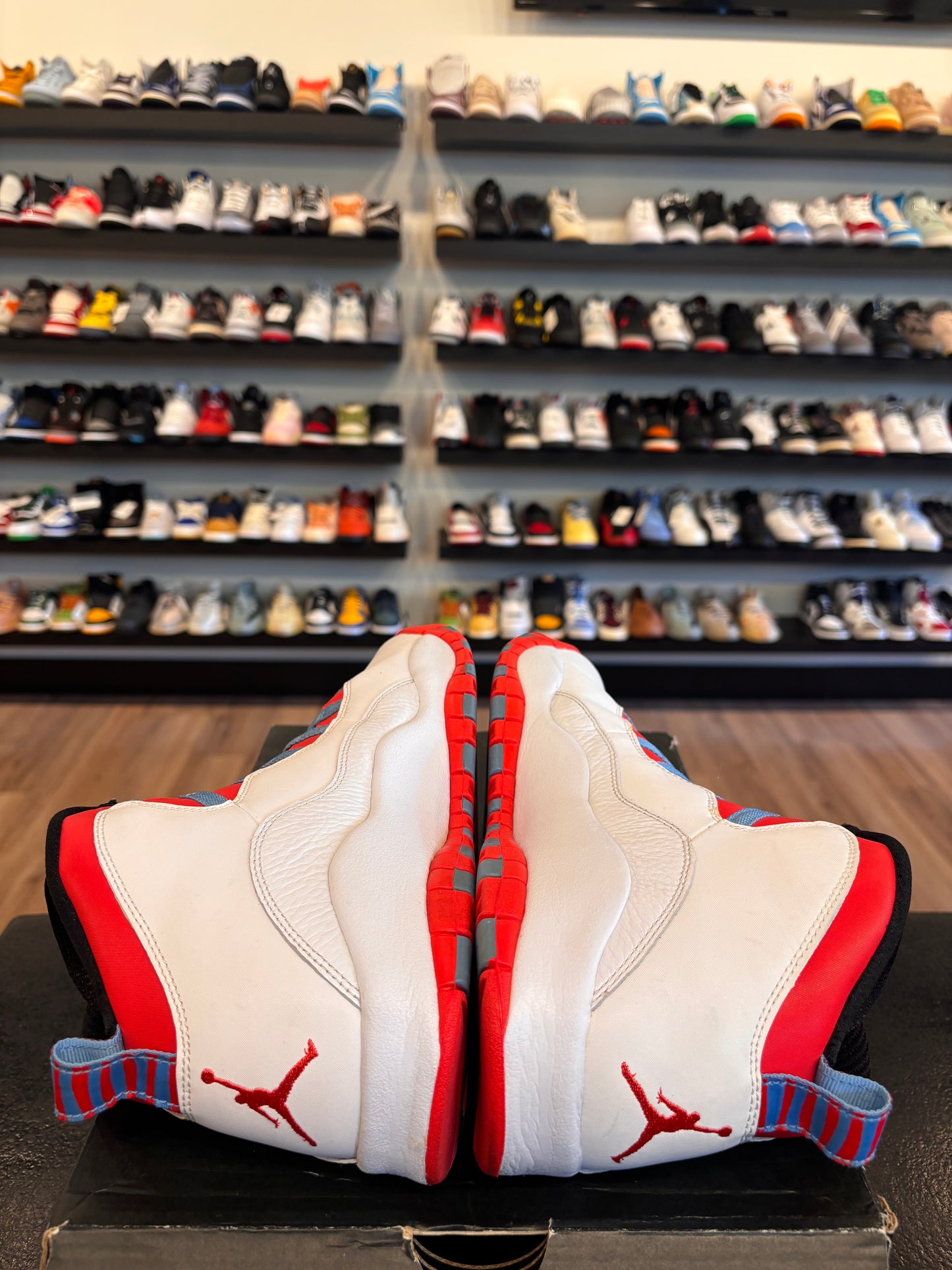 Jordan 10 Chicago Flags Size 10.5 Pre-Owned
