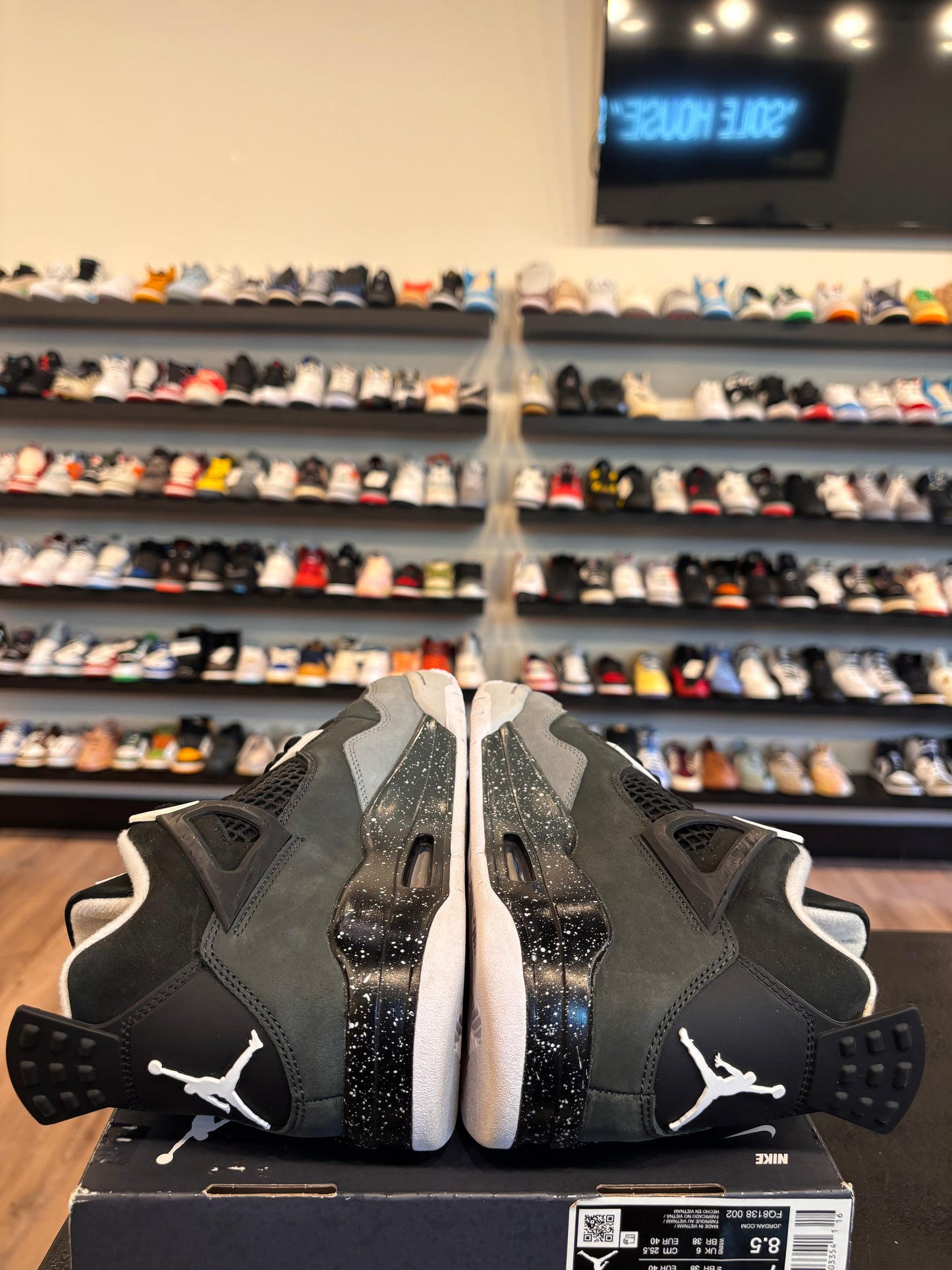 Jordan 4 Fear 2024 Size 7 (8.5W) Pre-Owned