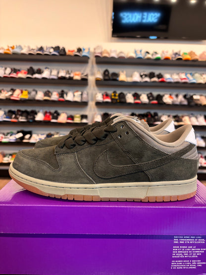 Nike SB Dunk Low Sequoia Size 10.5 Brand New