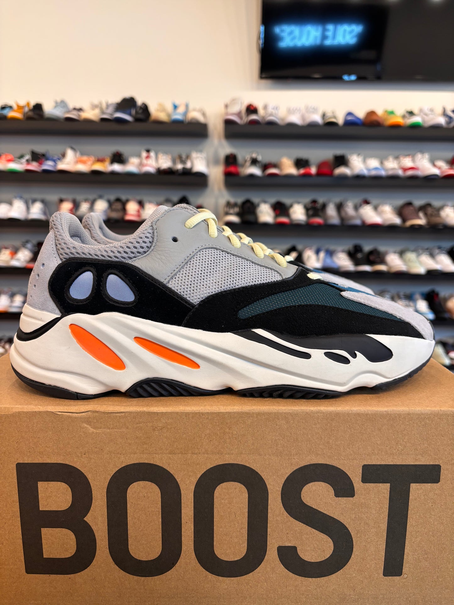 Yeezy 700 Wave Runner Size 11.5 Pre-Owned