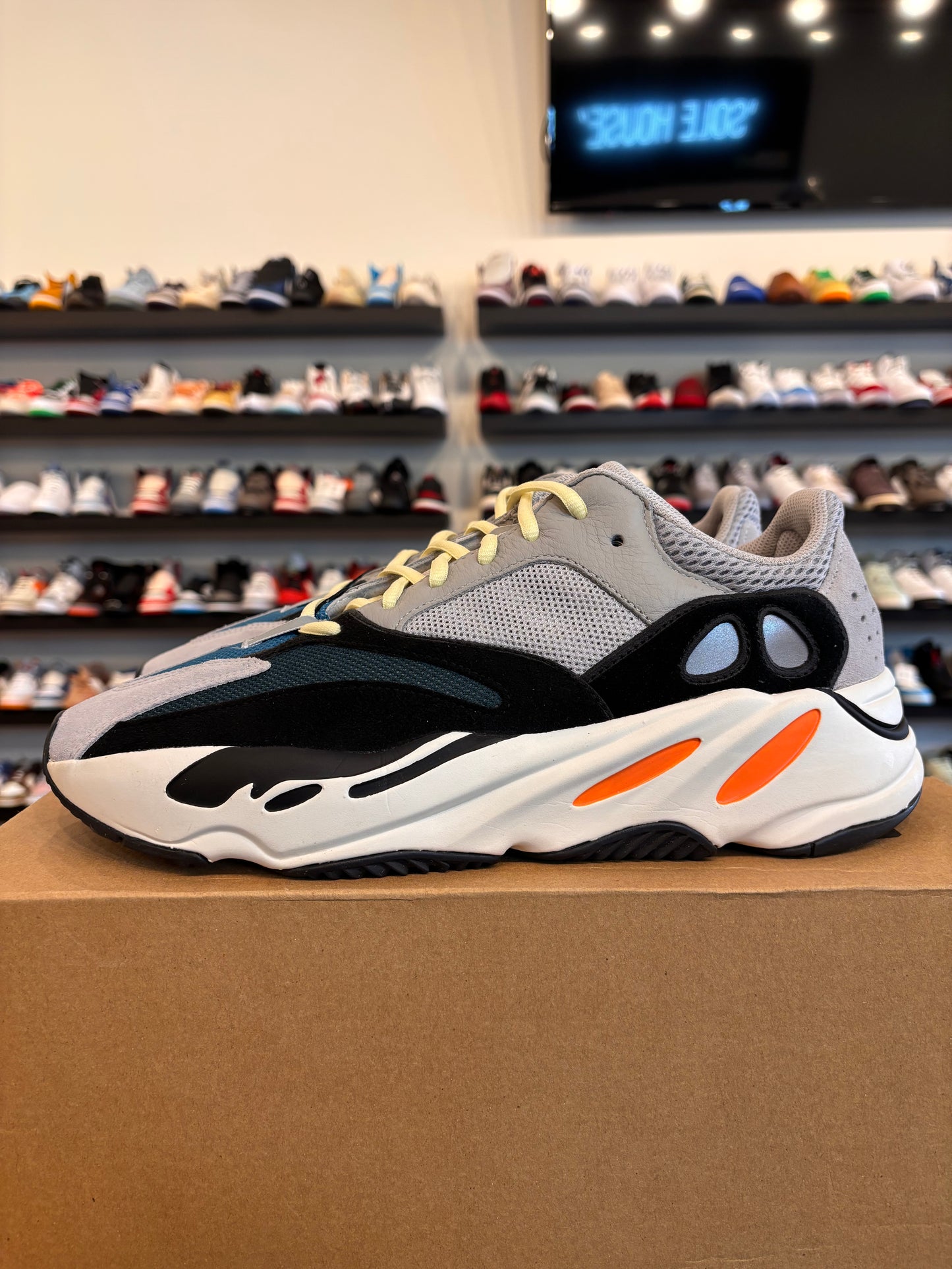 Yeezy 700 Wave Runner Size 11.5 Pre-Owned