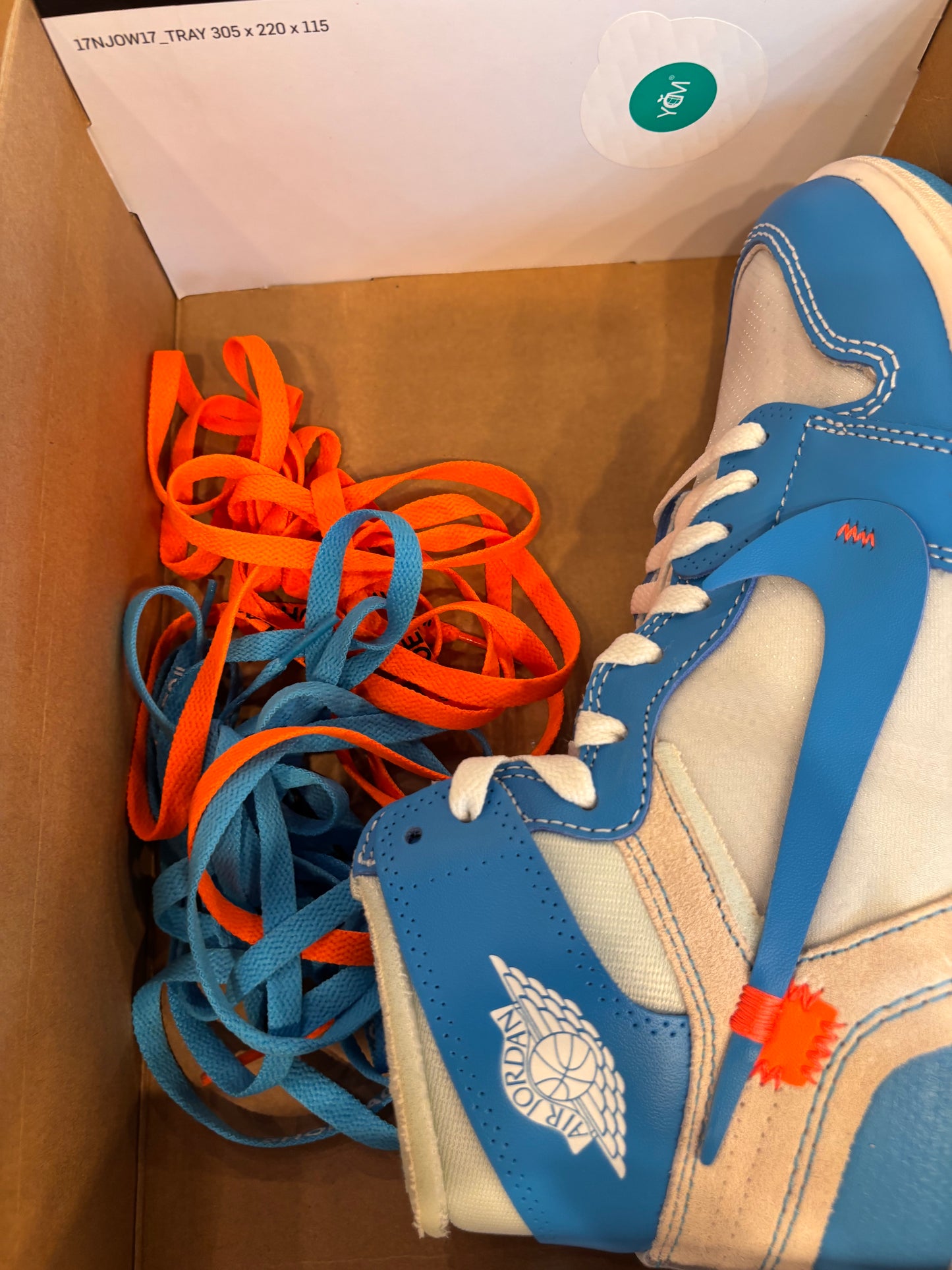 Jordan 1 Off-White UNC Size 7 (8.5W) Pre-Owned