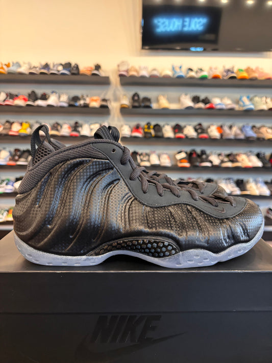 Nike Foamposite Carbon Fiber Size 9.5 Brand New