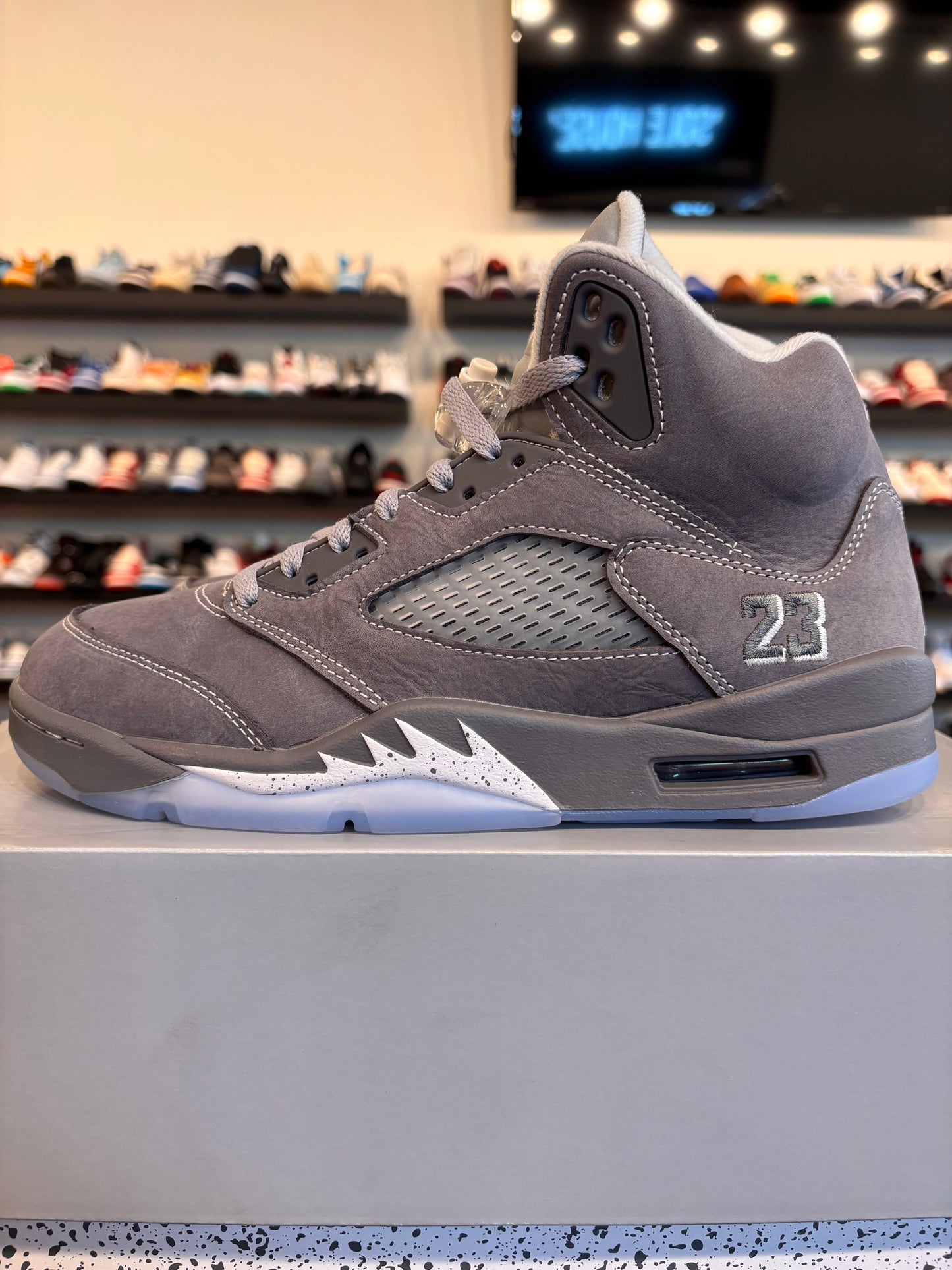 Jordan 5 Wolf Grey 2026 Size 8.5 Pre-Owned