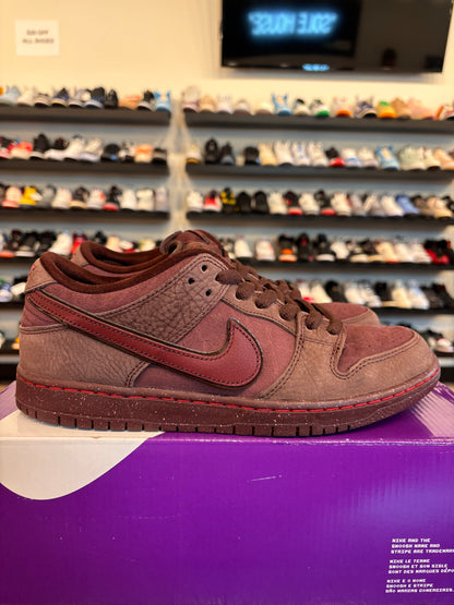 Nike SB Dunk Low Burgundy Crush Size 9.5 Pre-Owned