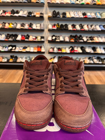 Nike SB Dunk Low Burgundy Crush Size 9.5 Pre-Owned