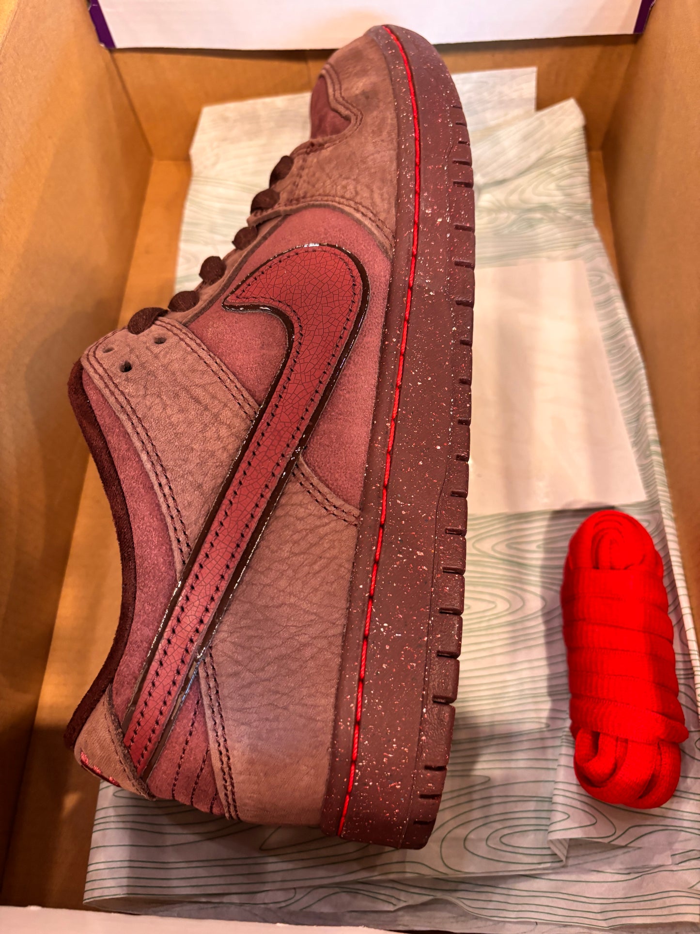 Nike SB Dunk Low Burgundy Crush Size 9.5 Pre-Owned