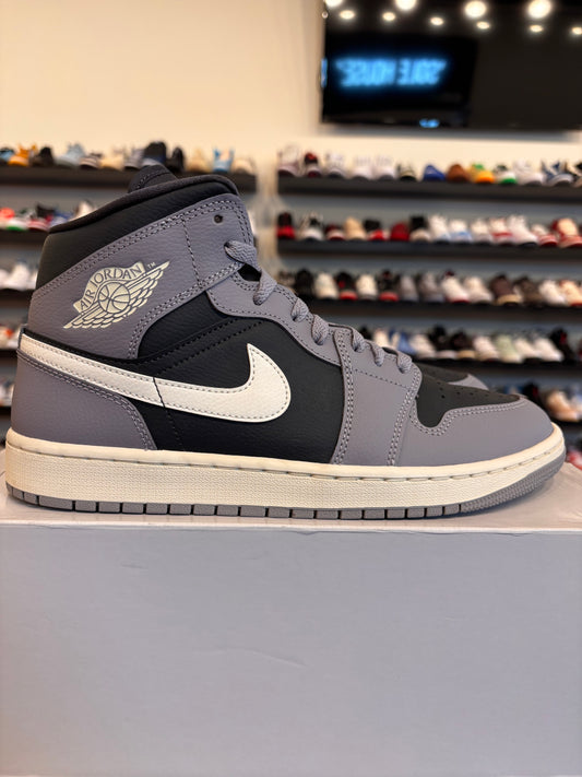 Jordan 1 Mid Grey Size 9.5 (11W) Pre-Owned