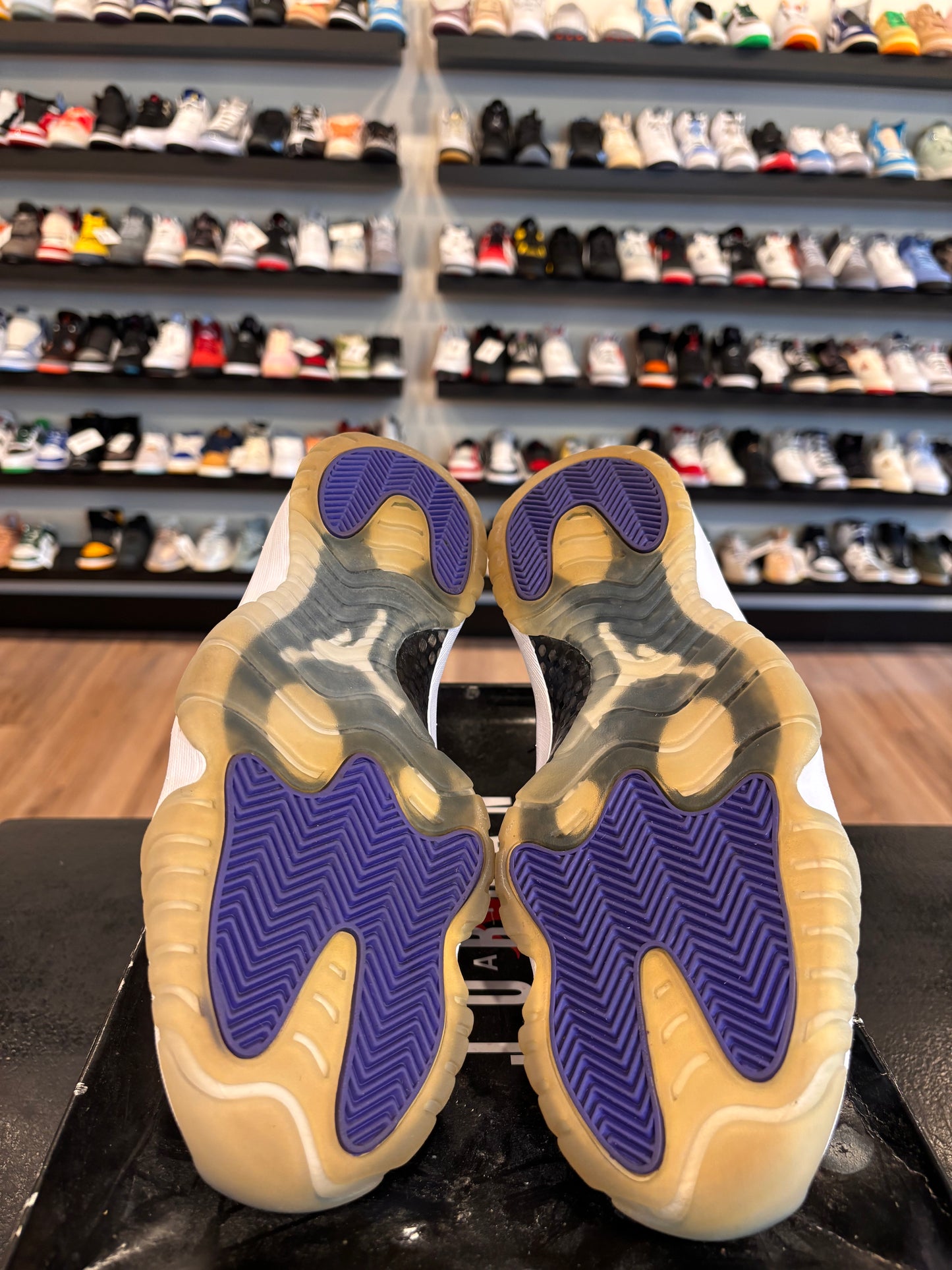 Jordan 11 Concord 2018 Size 9.5 Pre-Owned