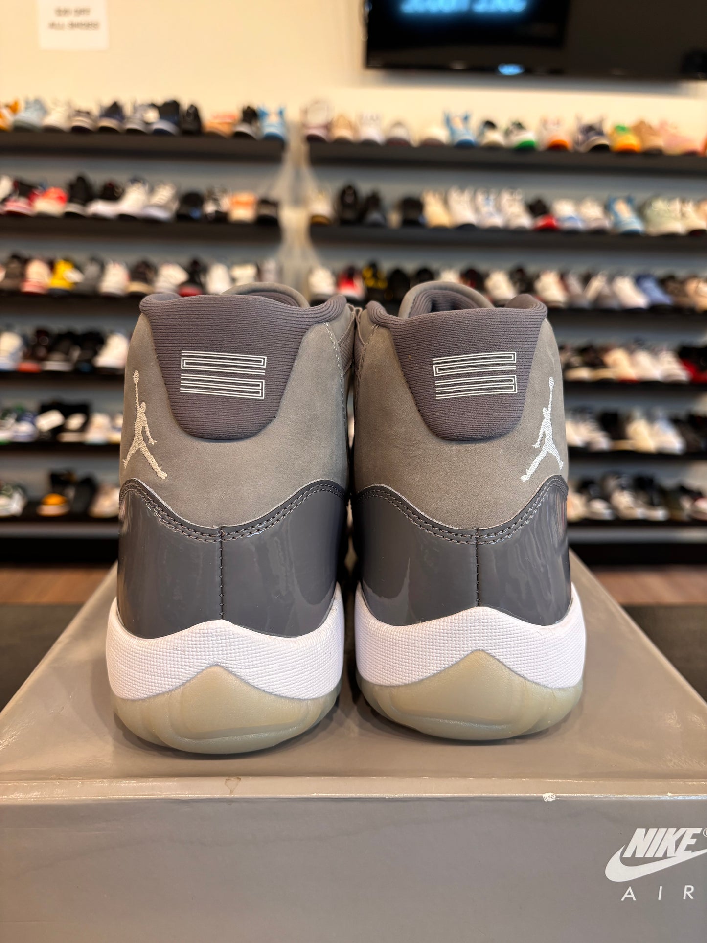 Jordan 11 Cool Grey Size 9.5 Pre-Owned
