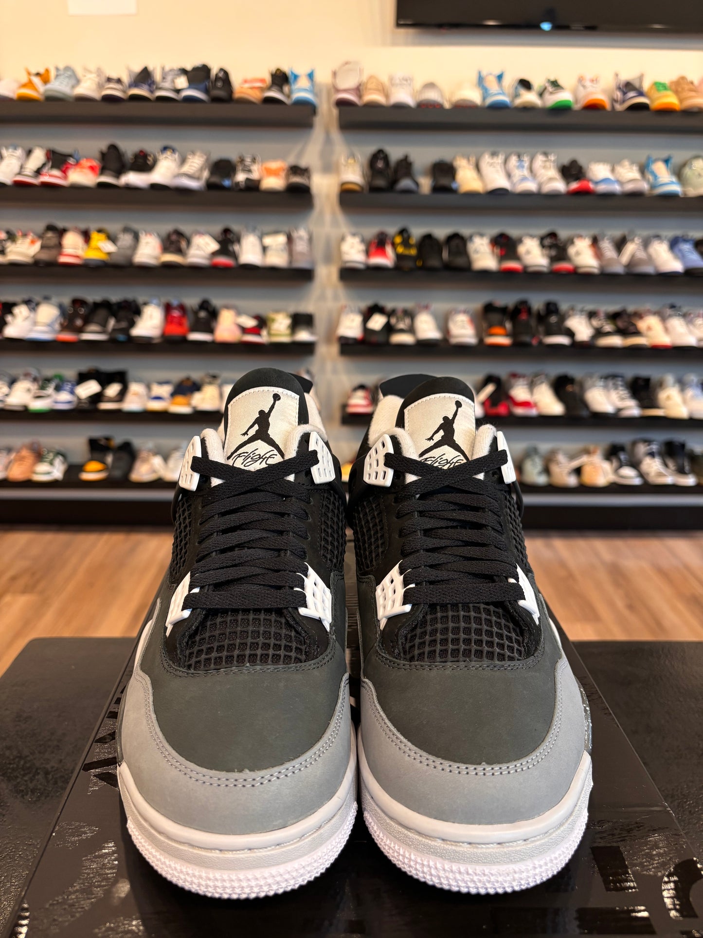 Jordan 4 Fear Size 9.5 Pre-Owned