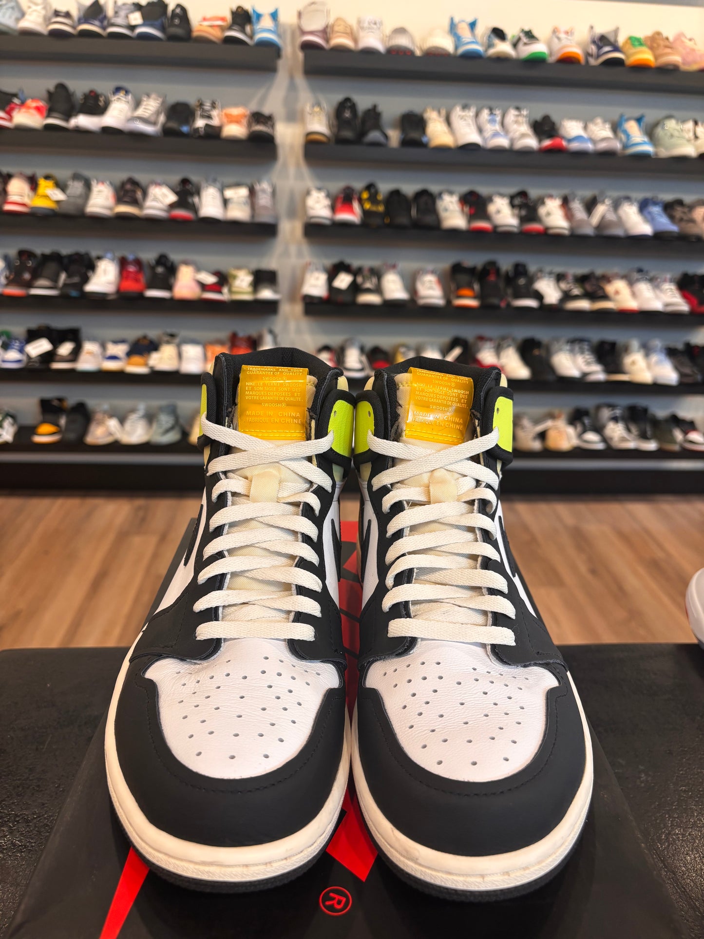 Jordan 1 Volt Size 10.5 Pre-Owned