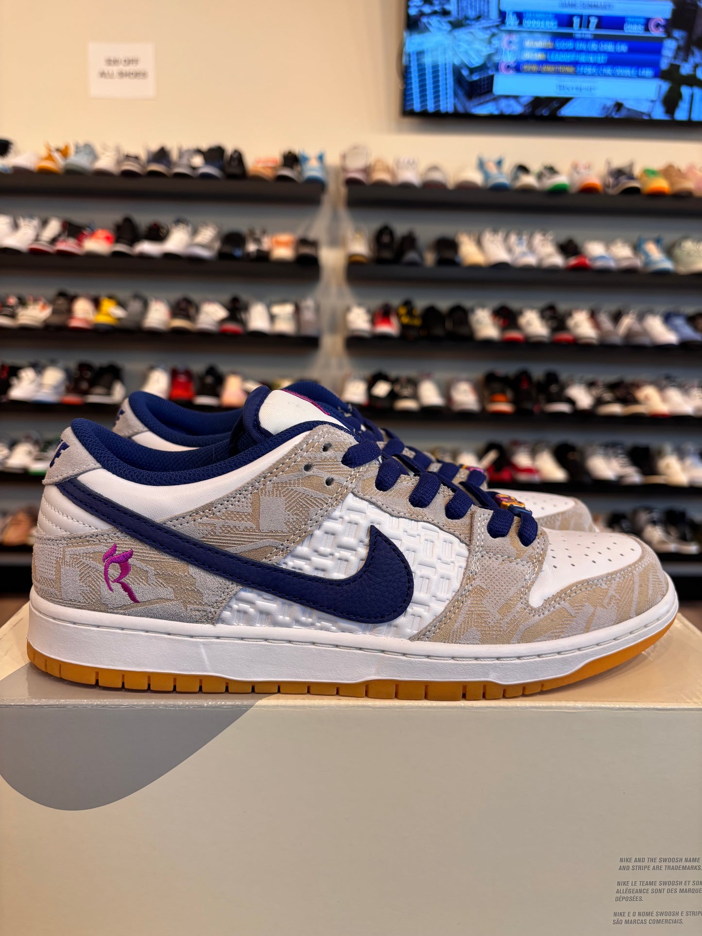 Nike SB Dunk Low Rayssa Leal Size 9.5 Pre-Owned