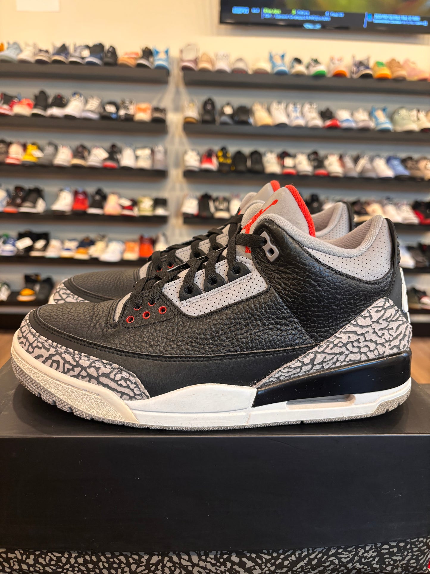 Jordan 3 Black Cement 2018 Size 10 Pre-Owned