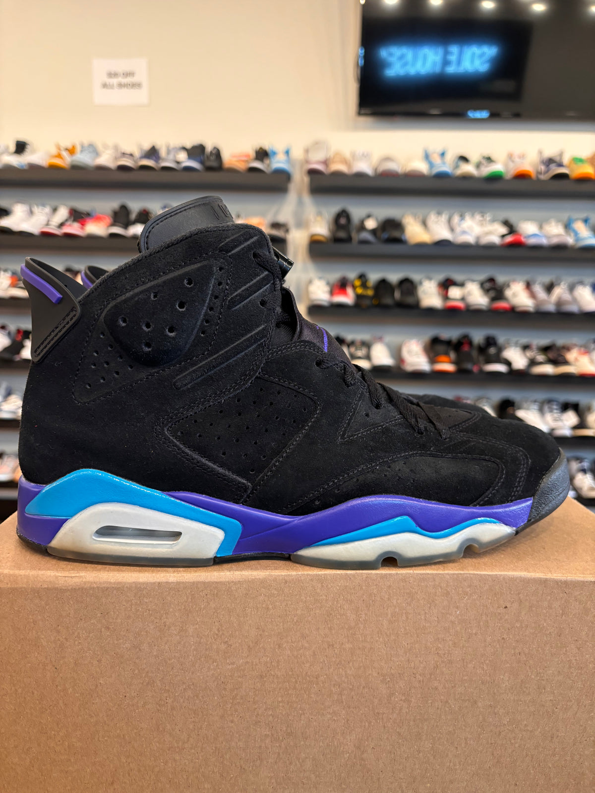 Jordan 6 Aqua Size 11 Pre-Owned (No Box)
