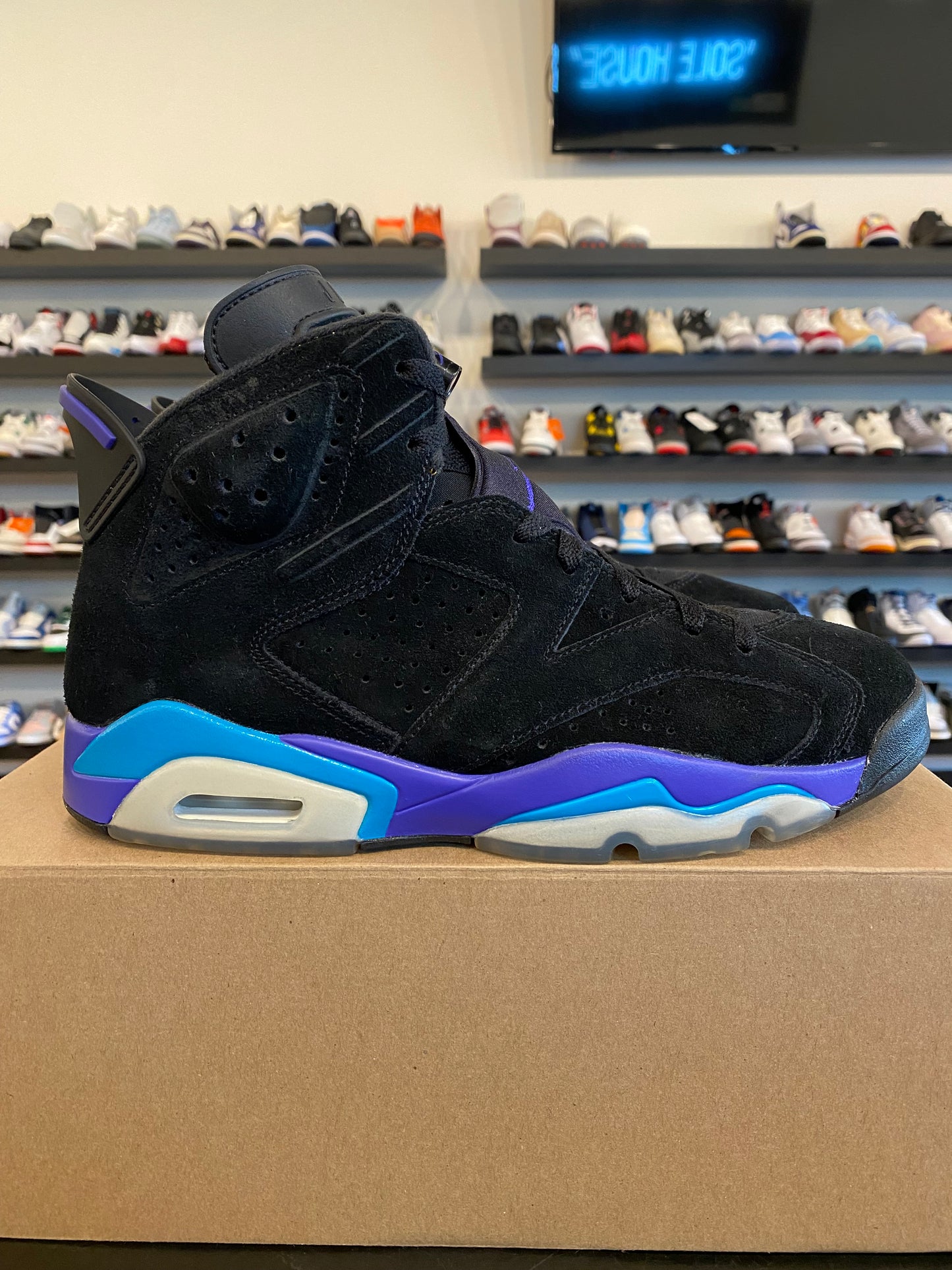 Jordan 6 Aqua Size 9.5 Pre-Owned (No Box)