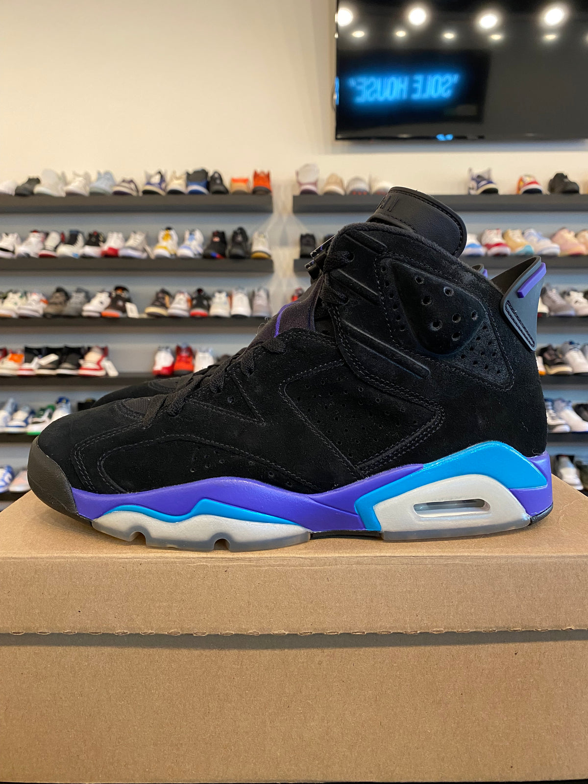 Jordan 6 Aqua Size 9.5 Pre-Owned (No Box)